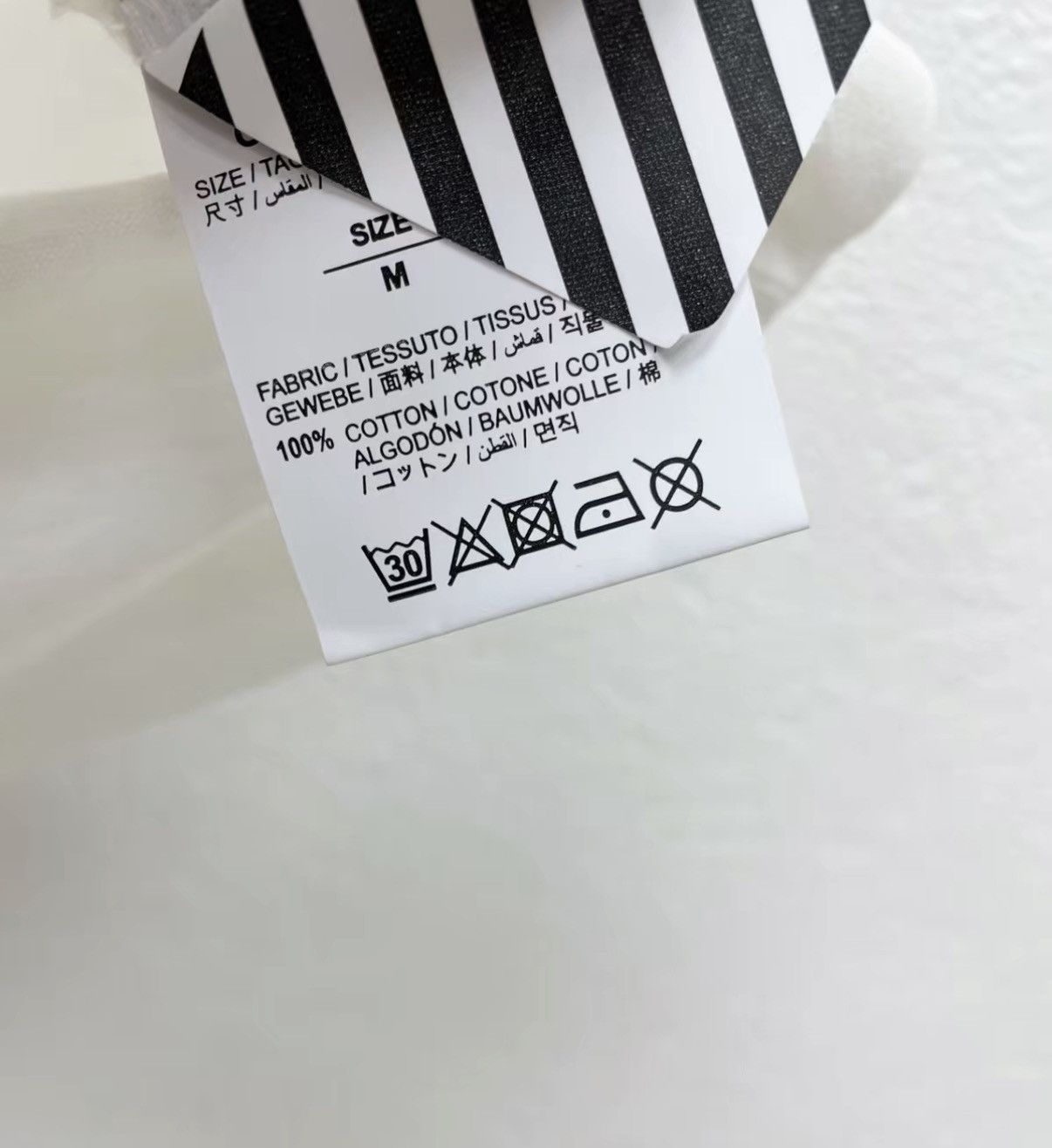 Off-White OFF-WHITE 100% Cotton Short Sleeve T-shirt J30 Size US M / EU 48-50 / 2 - 6 Thumbnail