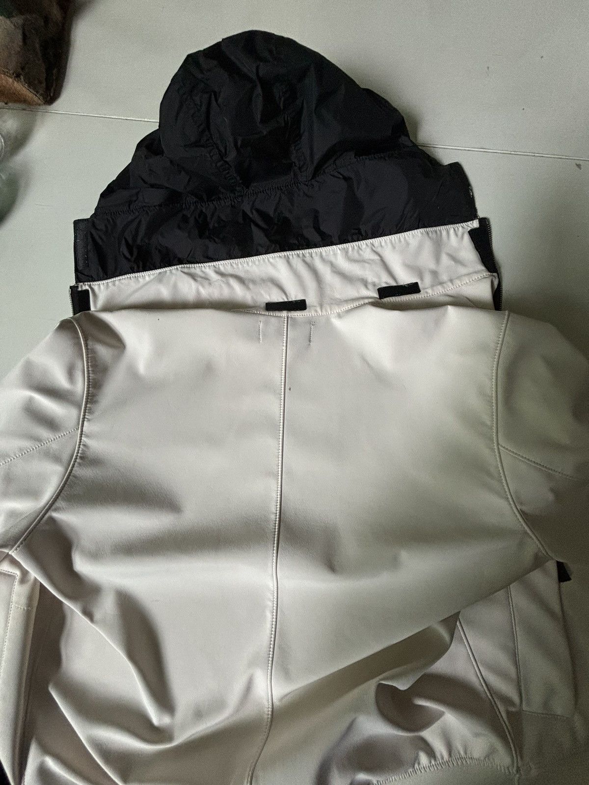 Stone Island Stone Island Shell Size US L / EU 52-54 / 3 - 9 Thumbnail