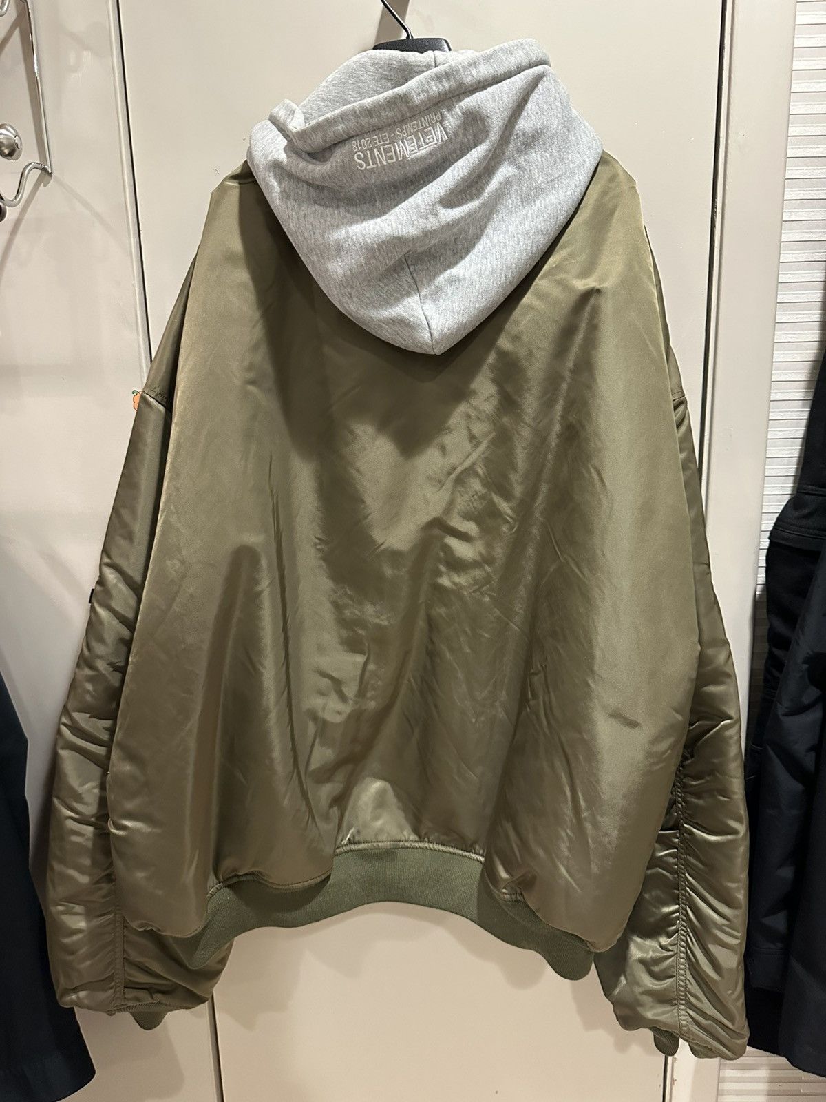 Vetements VETEMENTS EMOJI HOODED BOMBER JACKET ALPHA INDUSTRIES Size US M / EU 48-50 / 2 - 2 Thumbnail