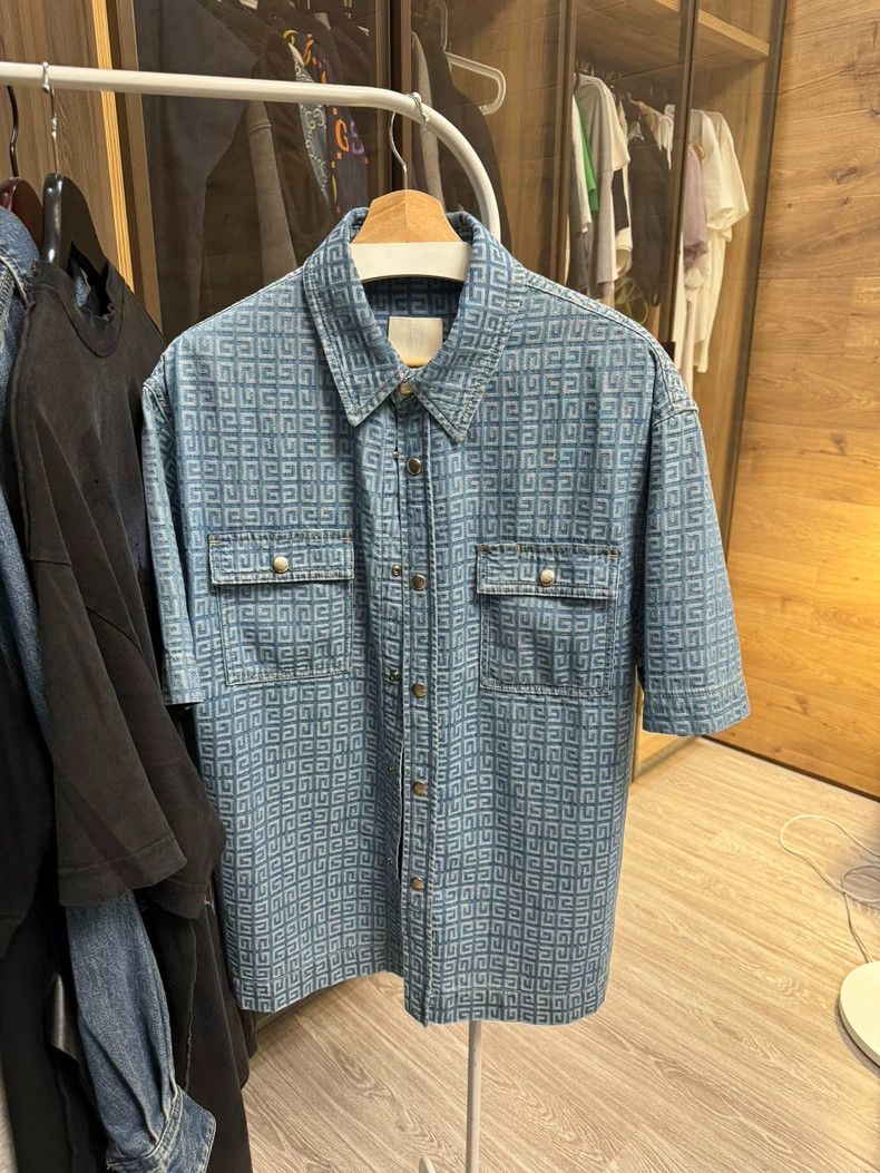 Givenchy Givenchy Denim short-sleeve shirt Size US L / EU 52-54 / 3 - 1 Thumbnail