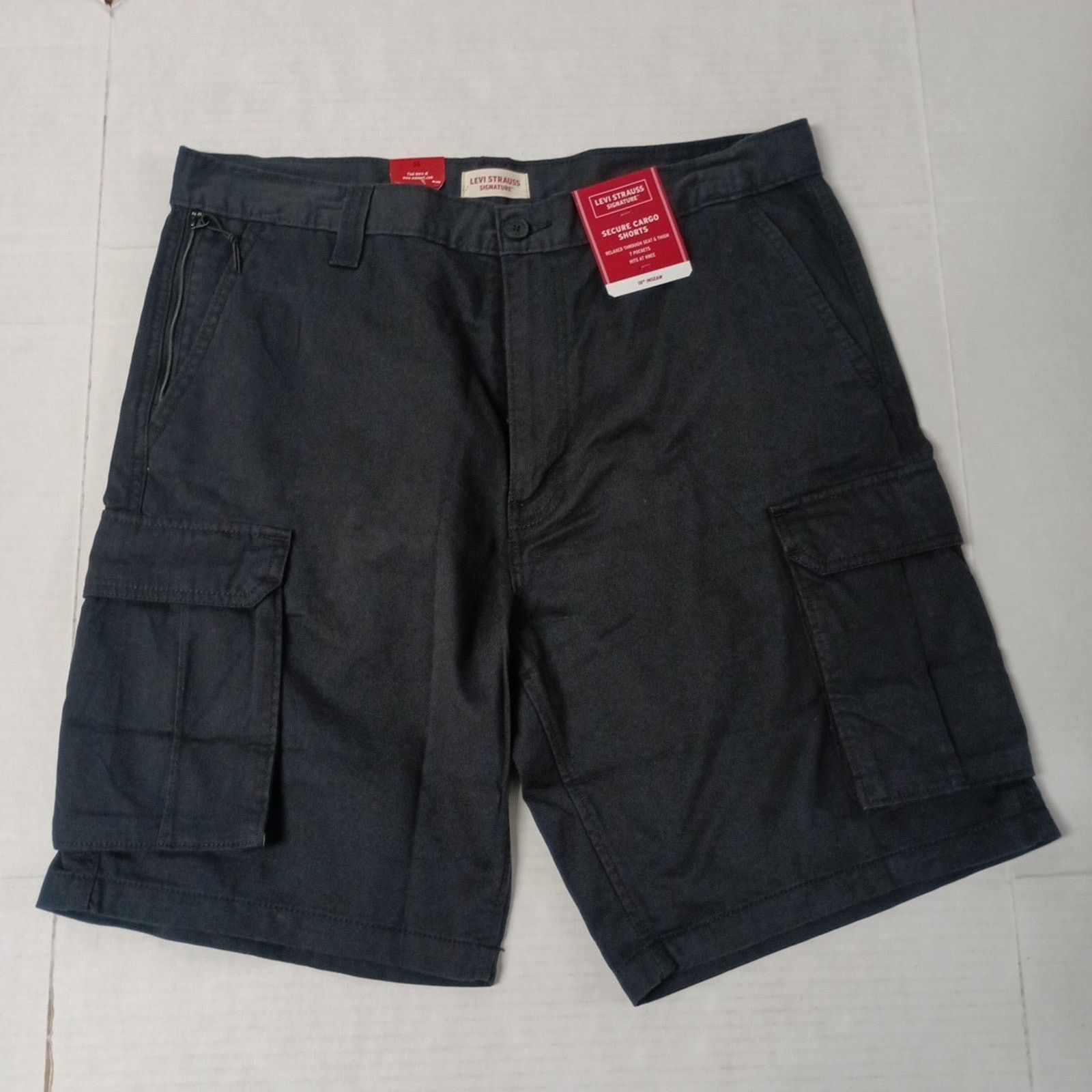 Levi's Levi Strauss Cargo Shorts Men's Size 36 Black 10" Inseam Size US 36 / EU 52 - 1 Thumbnail