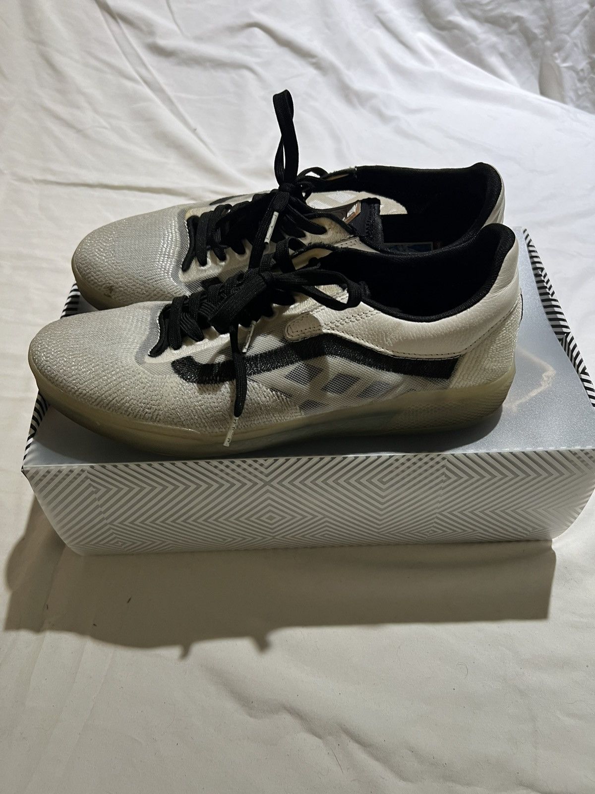 Vans Vans AVE EXP Ultima Size US 11.5 / EU 44-45 - 3 Thumbnail