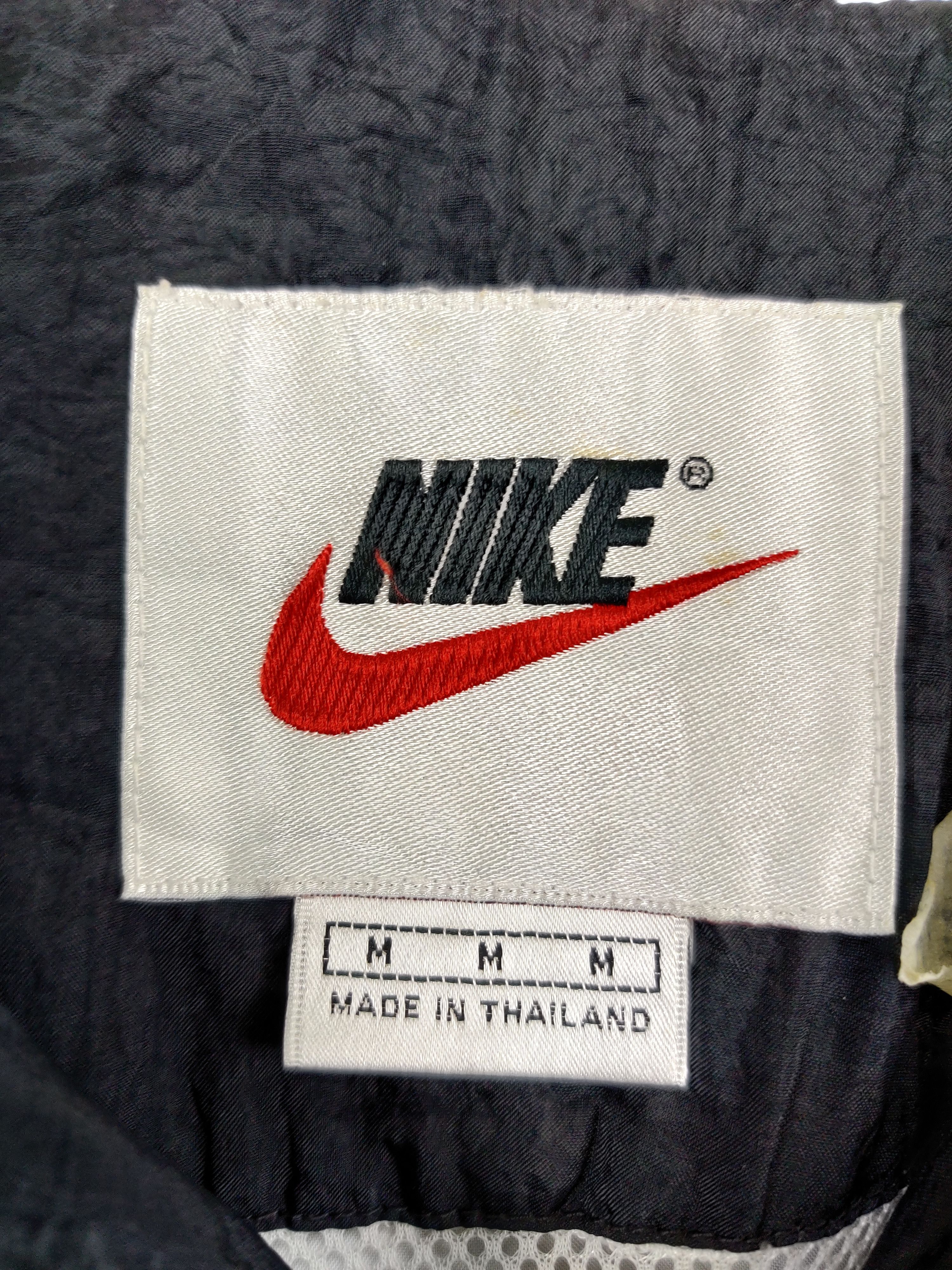 Nike Vintage Nike Swoosh Zipper Light Jacket Nice Design Size US M / EU 48-50 / 2 - 8 Thumbnail