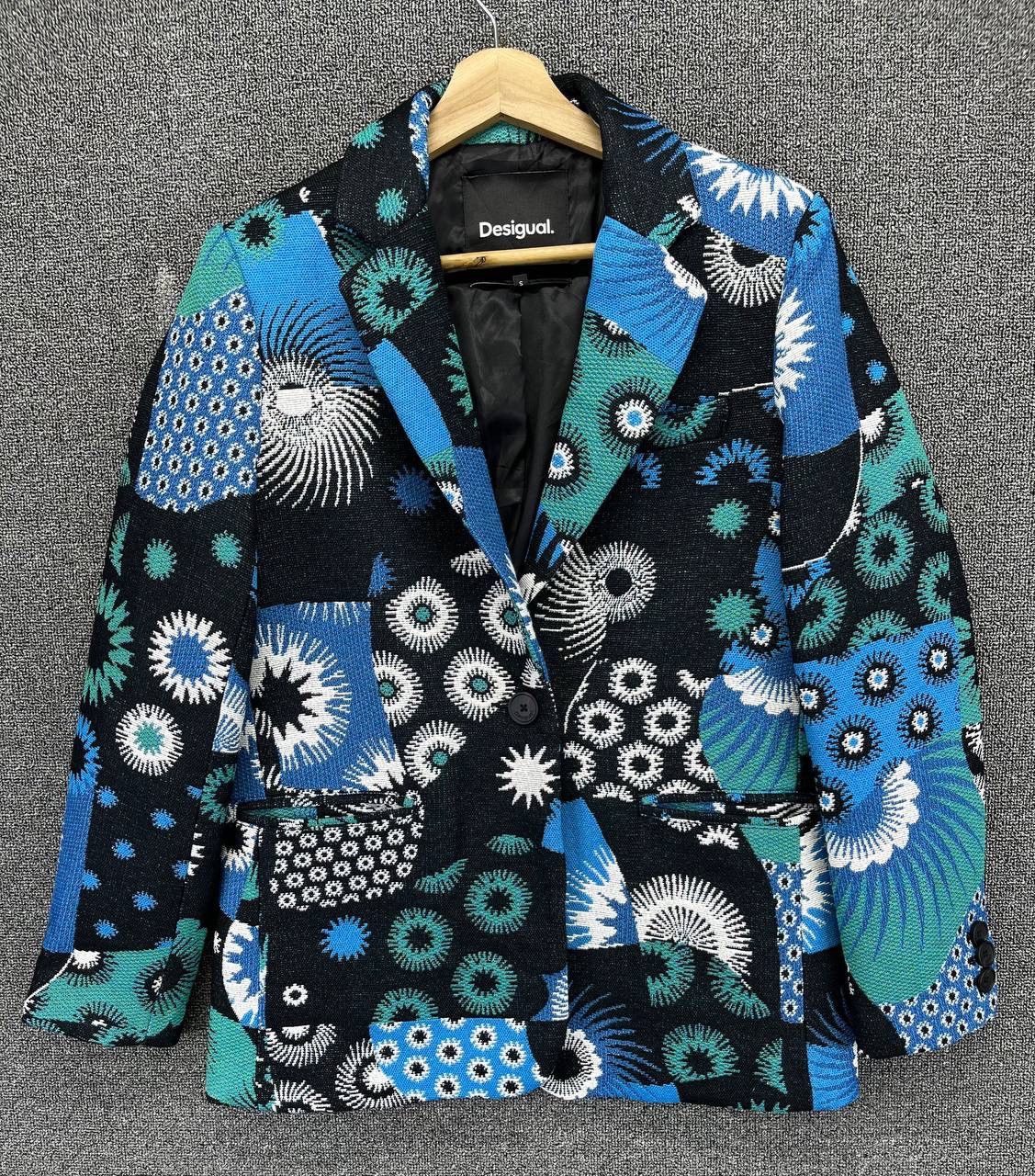 Desigual Vintage Desigual Rare Design Coat Jacket Size US S / EU 44-46 / 1 - 1 Thumbnail