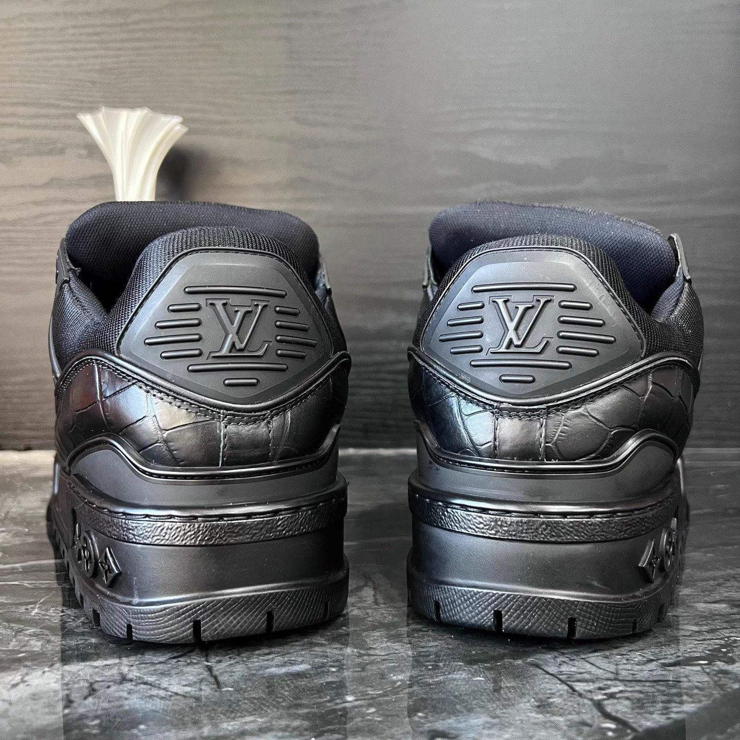 Louis Vuitton LV TrainrMax 41 Black Croc 99New Size US 8 / EU 41 - 4 Thumbnail