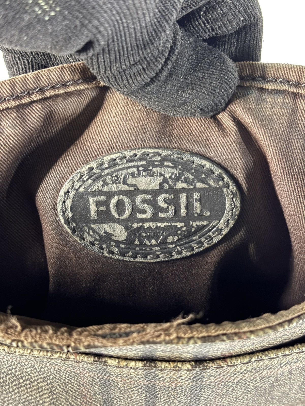 Fossil (very used) Fossil Sling Bag Size ONE SIZE - 10 Thumbnail