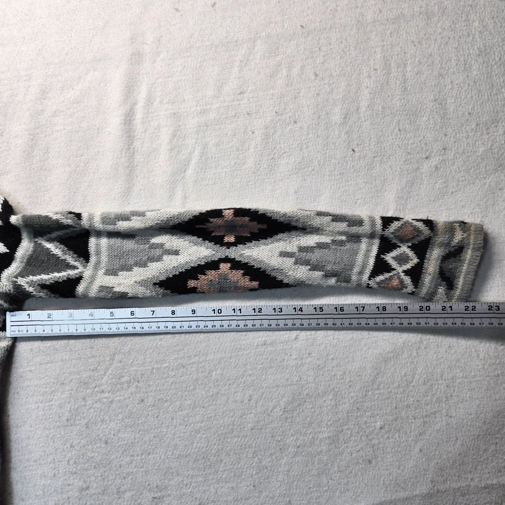 Vintage Vintage No Boundaries Gray Aztec Hooded Cardigan Sweater Women’s M Fall Winter Geometric 90s Size M / US 6-8 / IT 42-44 - 5 Thumbnail