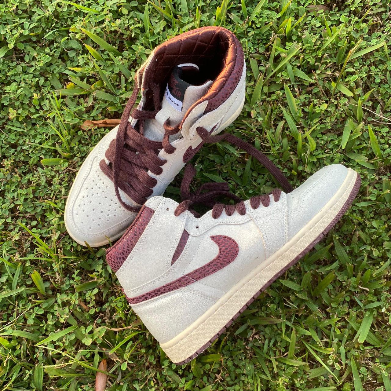 A Ma Maniere × Nike Air Jordan 1 Retro High OG A Ma Maniére “Burgundy Crush” Size US 9 / EU 42 - 3 Thumbnail