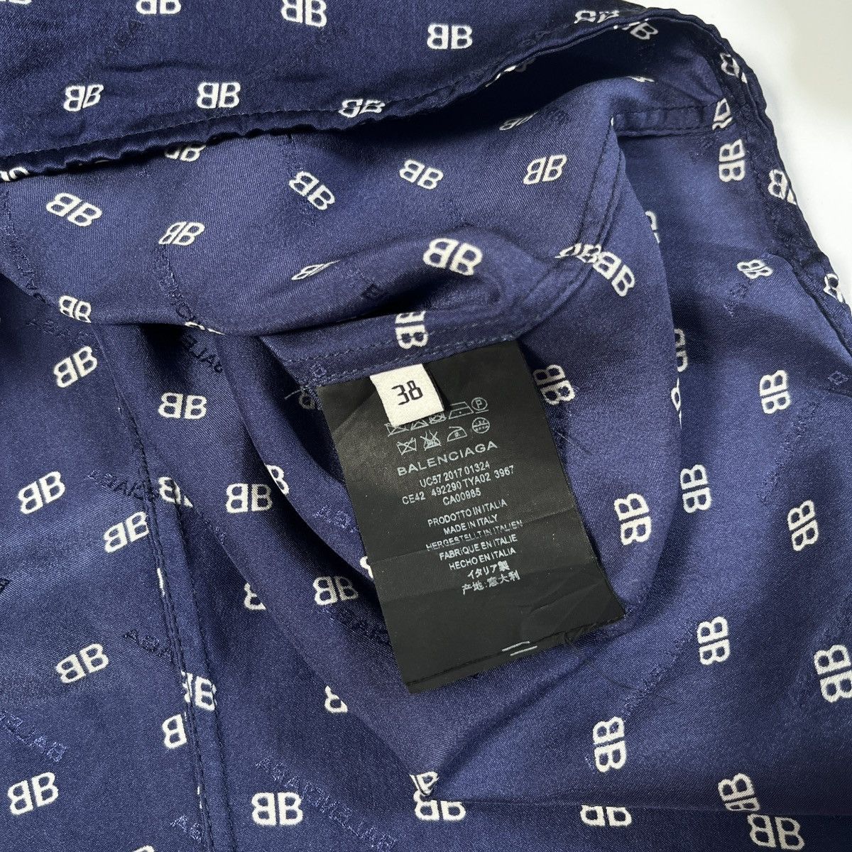 Balenciaga Balenciaga 2017 Silk logo Blouse Size XS / US 0-2 / IT 36-38 - 6 Thumbnail