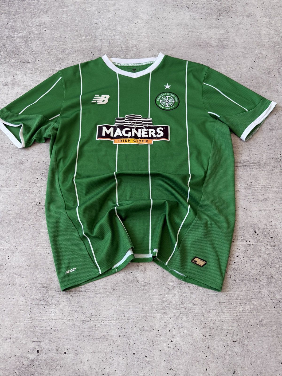 New Balance New Balance Celtic 2015/2016 Away Jersey Size US L / EU 52-54 / 3 - 5 Thumbnail