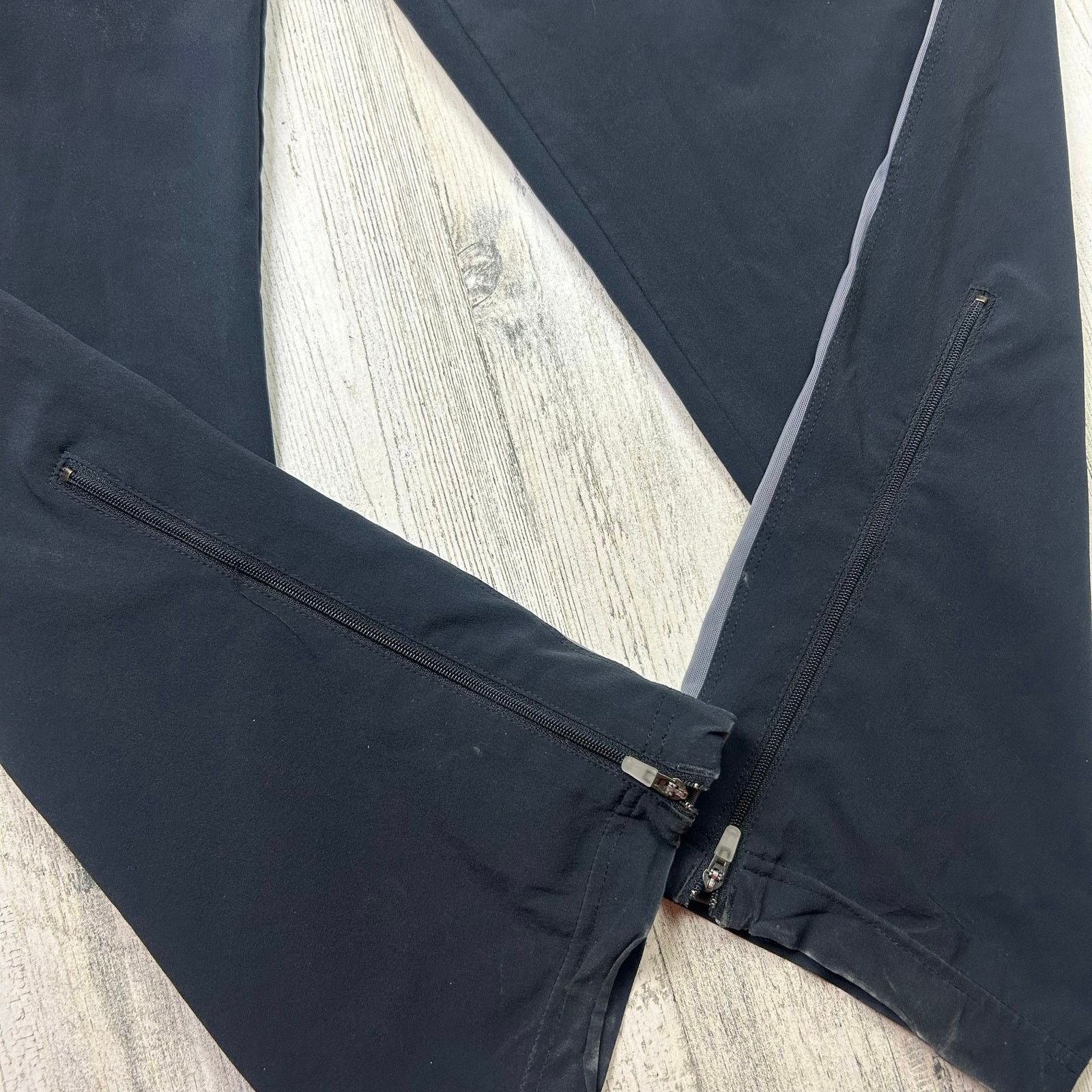 Nike × Vintage Vintage 2000s Nike Black Tapered Track Pants Size US 34 / EU 50 - 2 Thumbnail