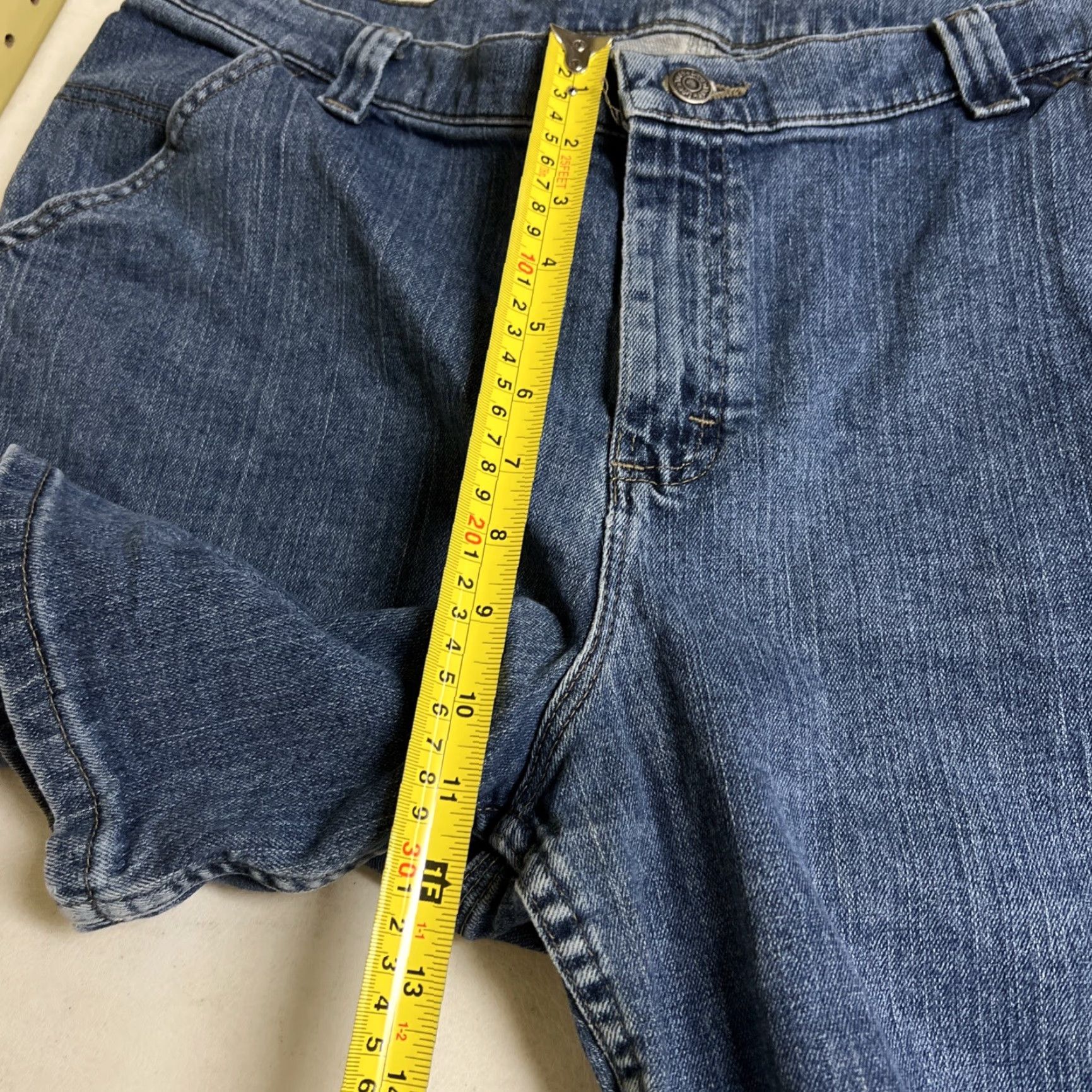 Lee VINTAGE Lee Women's Denim Shorts 18W 38W Carpenter Blue Denim 5-Pocket Regular Rise Mid Front Flat Button Zipper Jeans Short Size 40" / US 18 - 6 Thumbnail