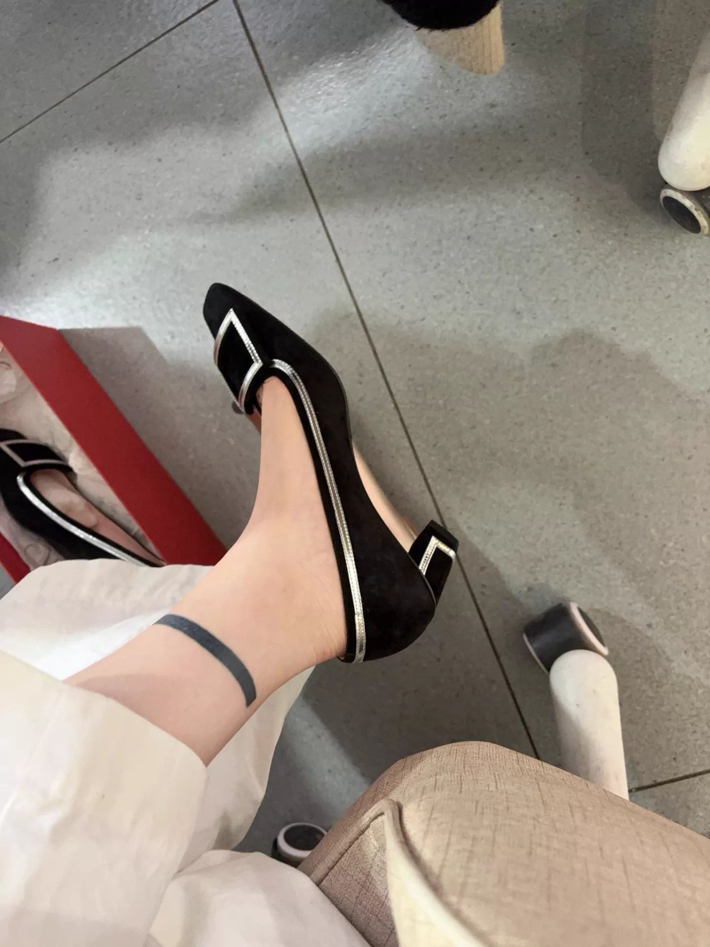 Roger Vivier RV Black Suede Square Buckle Heels Like New Boxed 37 Size US 6.5 / IT 36.5 - 6 Thumbnail