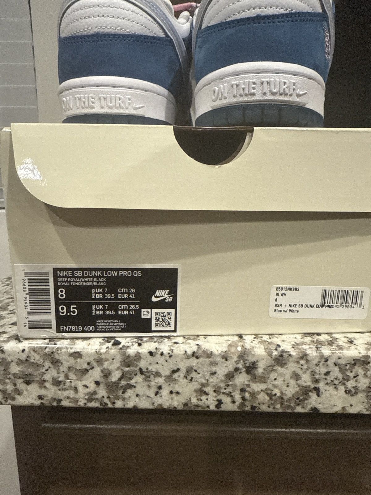 Nike One block at a time dunks Size US 8 / EU 41 - 7 Thumbnail