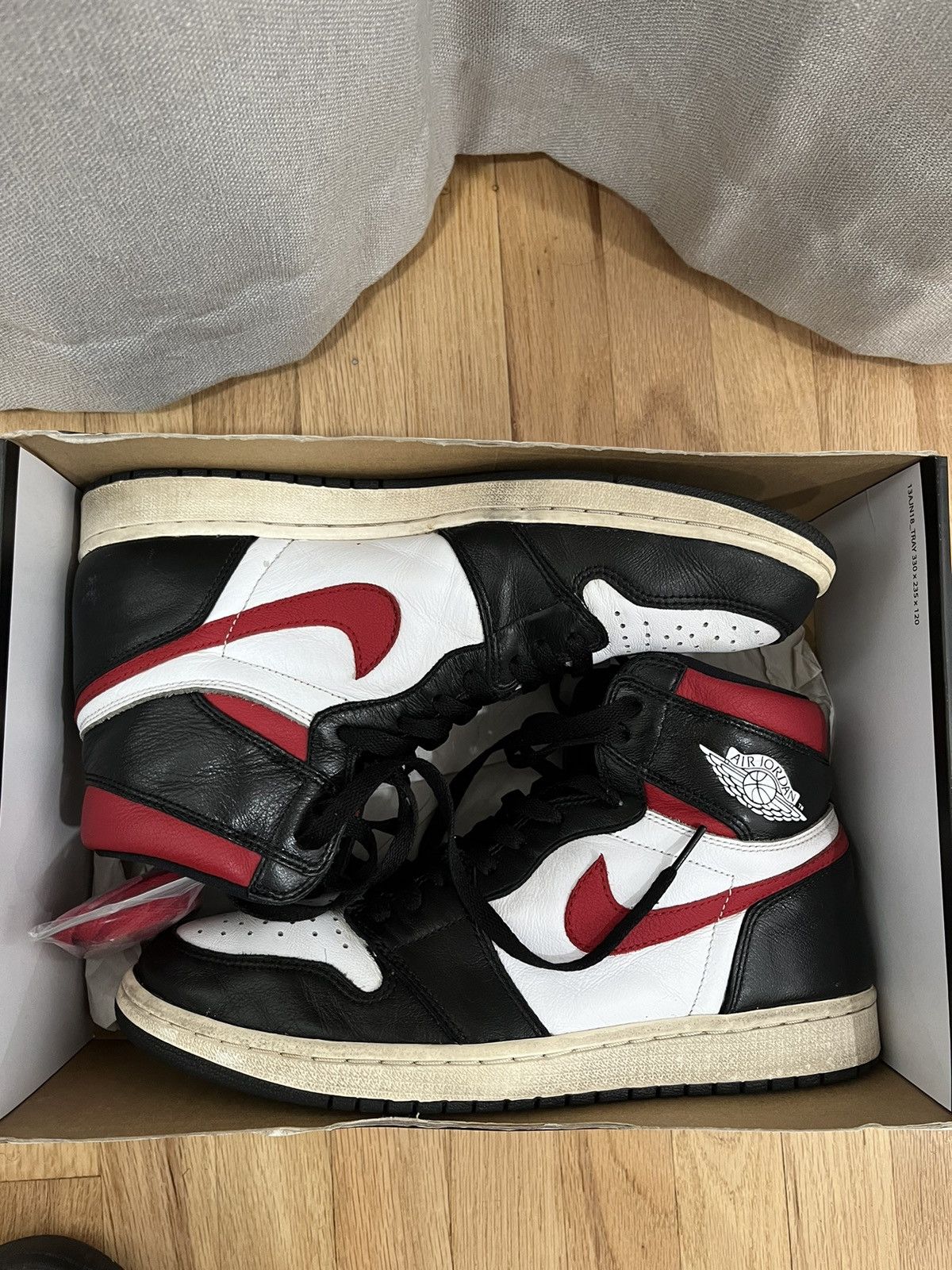 Nike Jordan 1 Gym Red