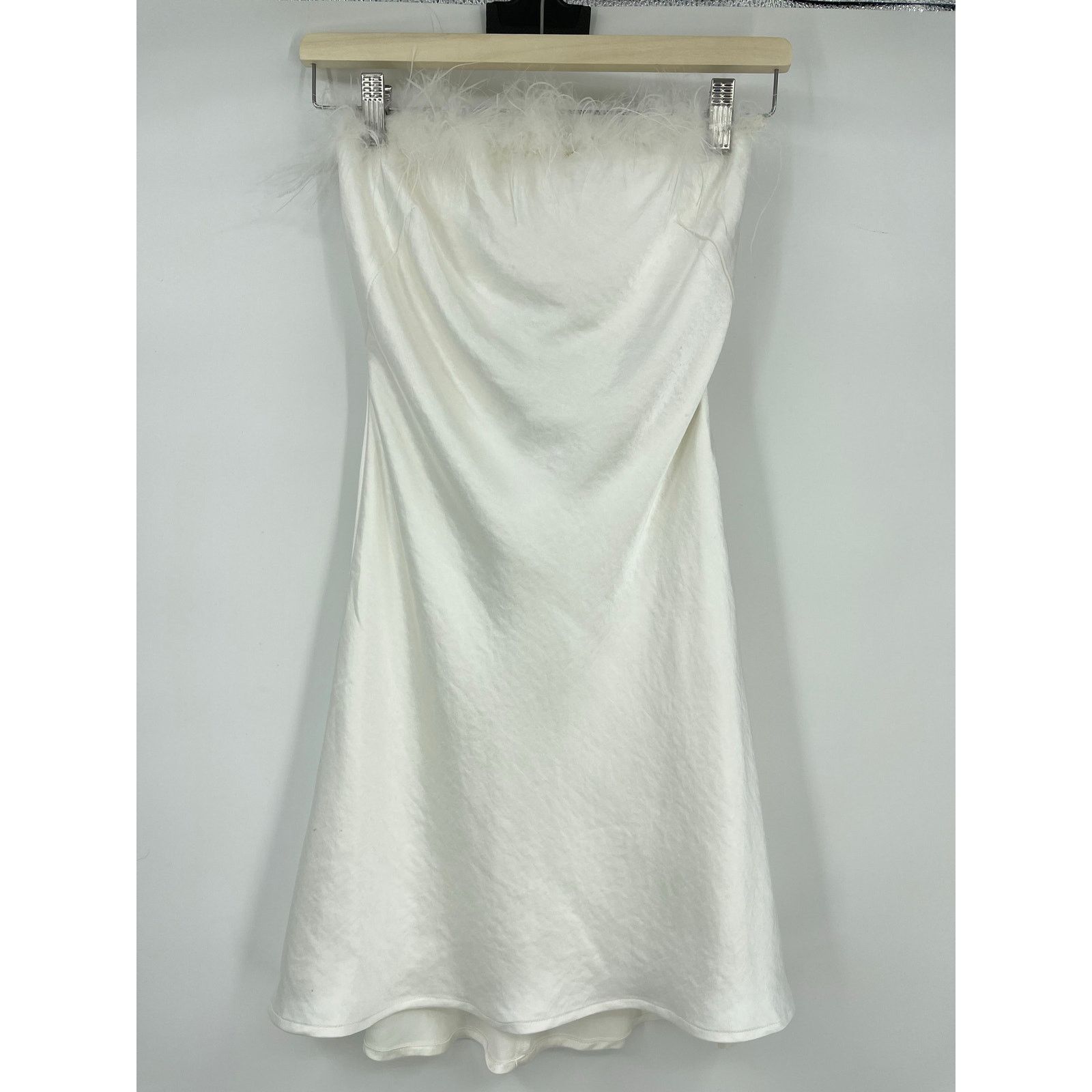 REVOLVE Lovers and Friends | Moira Mini Dress White Feather Trim XS Size XS / US 0-2 / IT 36-38 - 3 Thumbnail