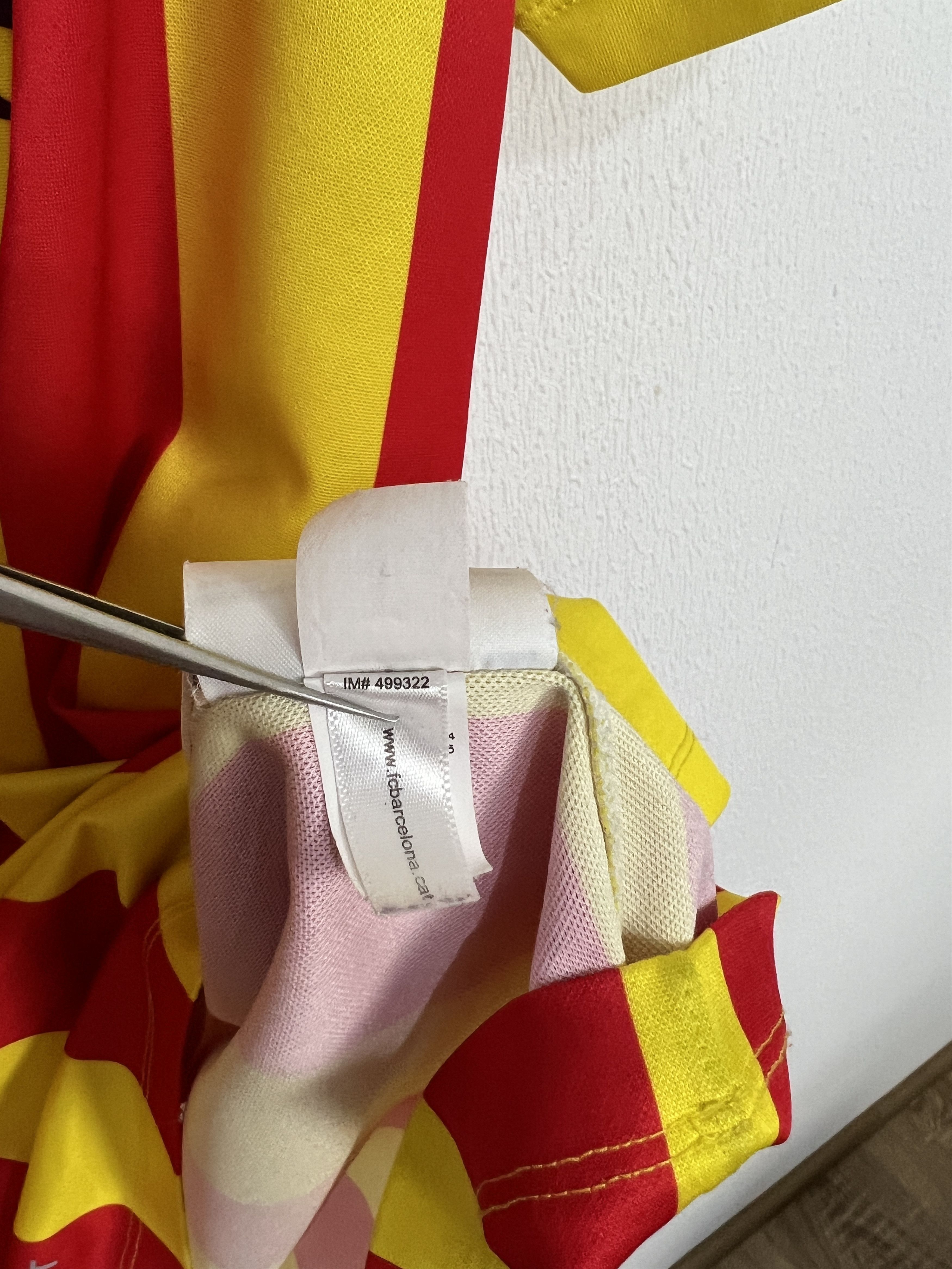 Nike Barcelona Away football shirt 2013 Soccer Nike Jersey Mens Size US L / EU 52-54 / 3 - 12 Thumbnail