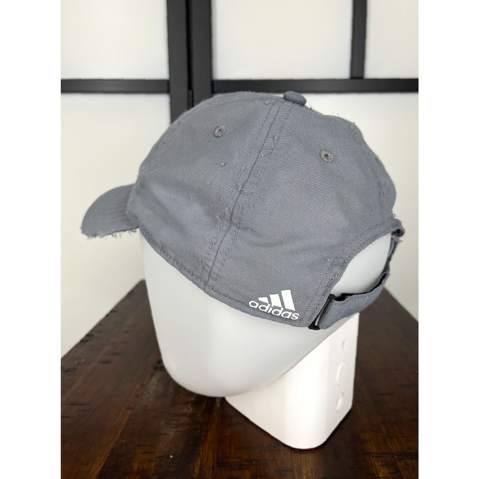 Adidas adidas Hat Cap Strap Back Adult One Size Gray 3 Stripe Aeroready Baseball Hat/Cap Mens Golf Hat Gray Polyester Twill Adjustable Lightweight相关 Size ONE SIZE - 5 Thumbnail