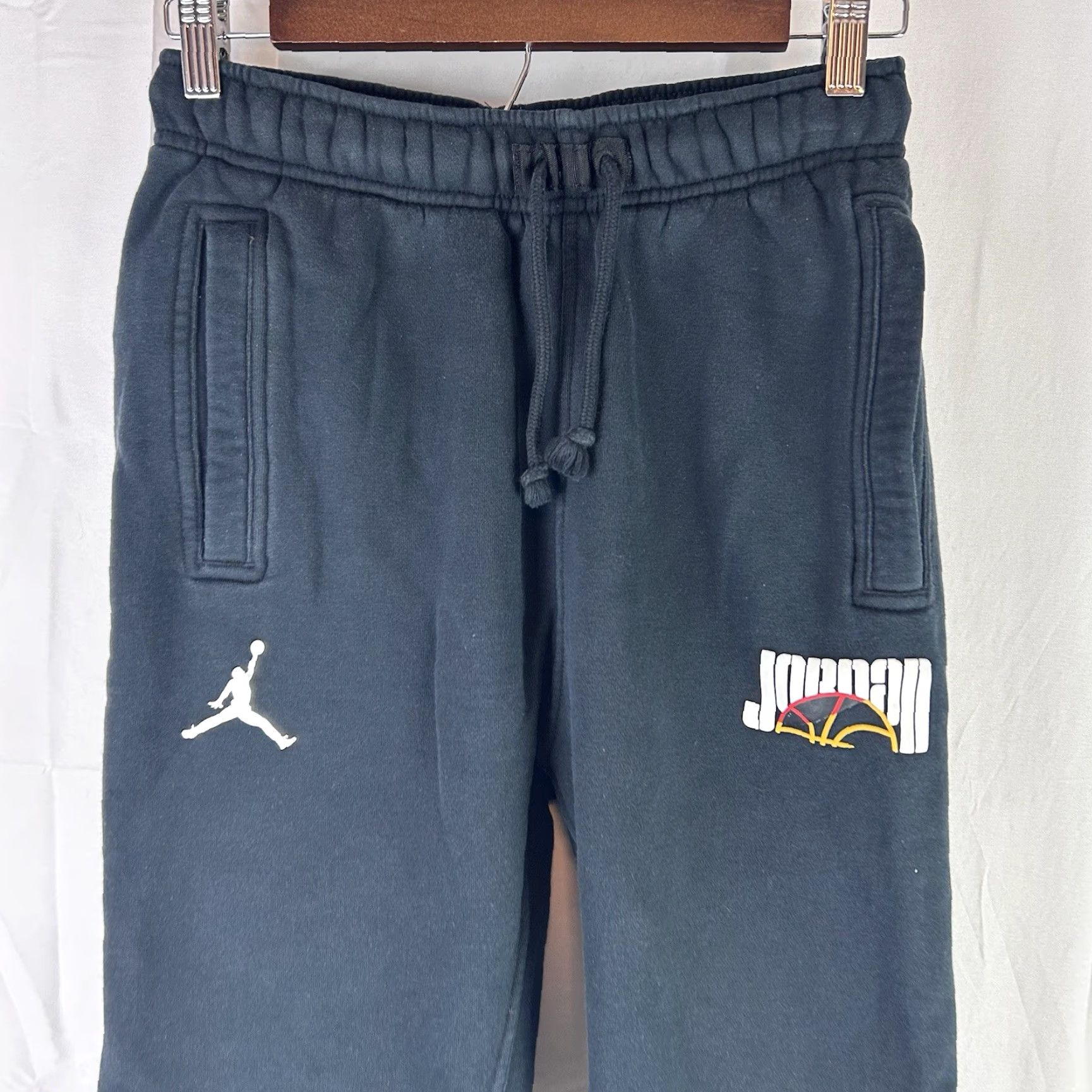 Nike VINTAGE?NIKE Air Jordan Men's XS Sport DNA Fleece Jogger Pants DC9635-010 Size US 27 - 2 Thumbnail