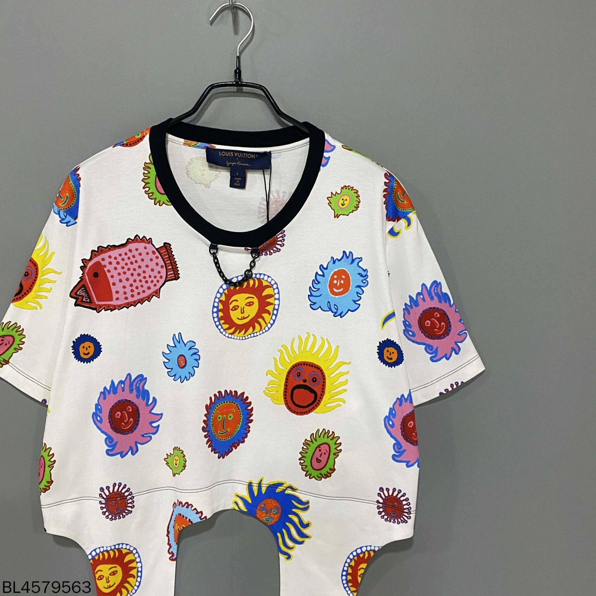 Louis Vuitton Louis Vuitton Collab T-Shirt L Men Size US L / EU 52-54 / 3 - 1 Thumbnail