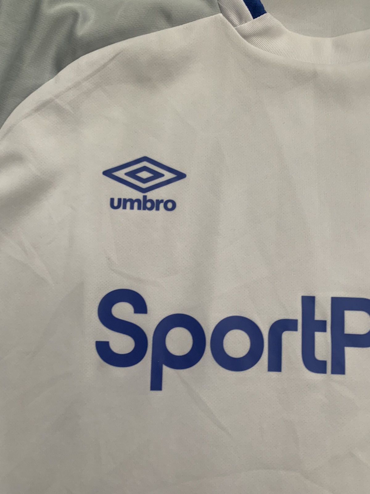 Umbro 2019-20 Everton Umbro white jersey size X-Large Size US XL / EU 56 / 4 - 4 Thumbnail