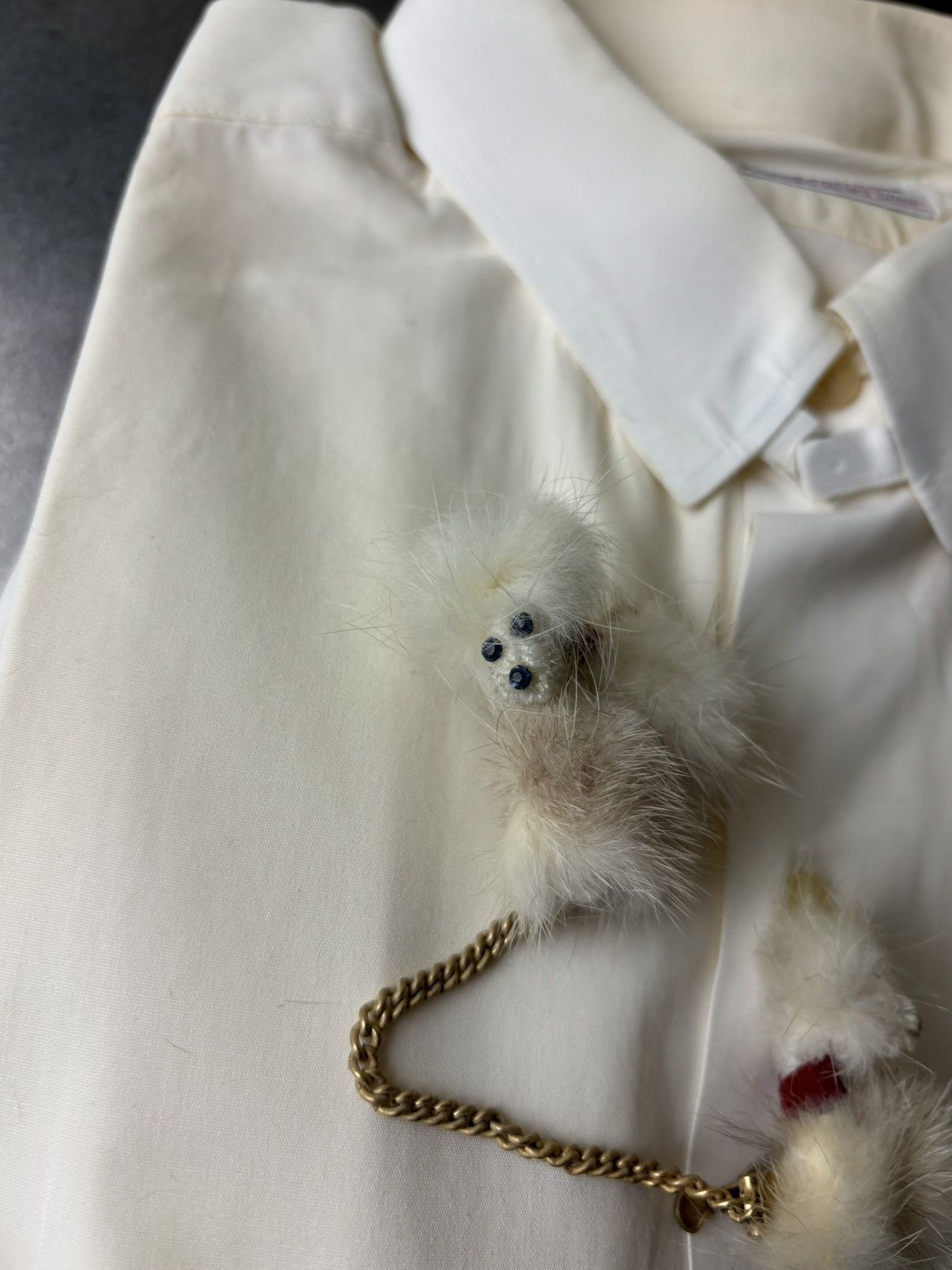 The Tie Bar × Vintage 1950s Mink Fur Sweater Guard Vintage Fur Collar Clip Gold Size ONE SIZE - 6 Thumbnail