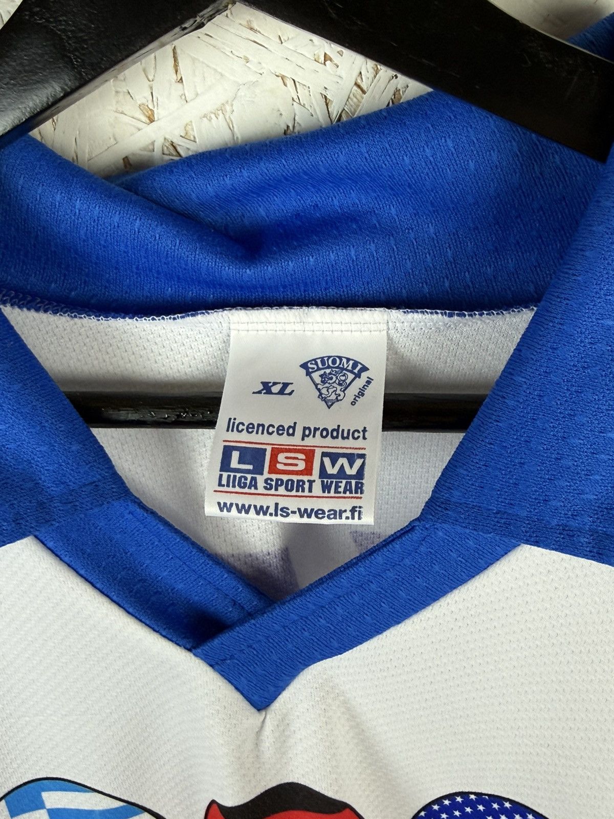 Vintage Vintage Finland Hockey #10 Esa Tikkanen Jersey Licensed XL Size US XL / EU 56 / 4 - 5 Thumbnail