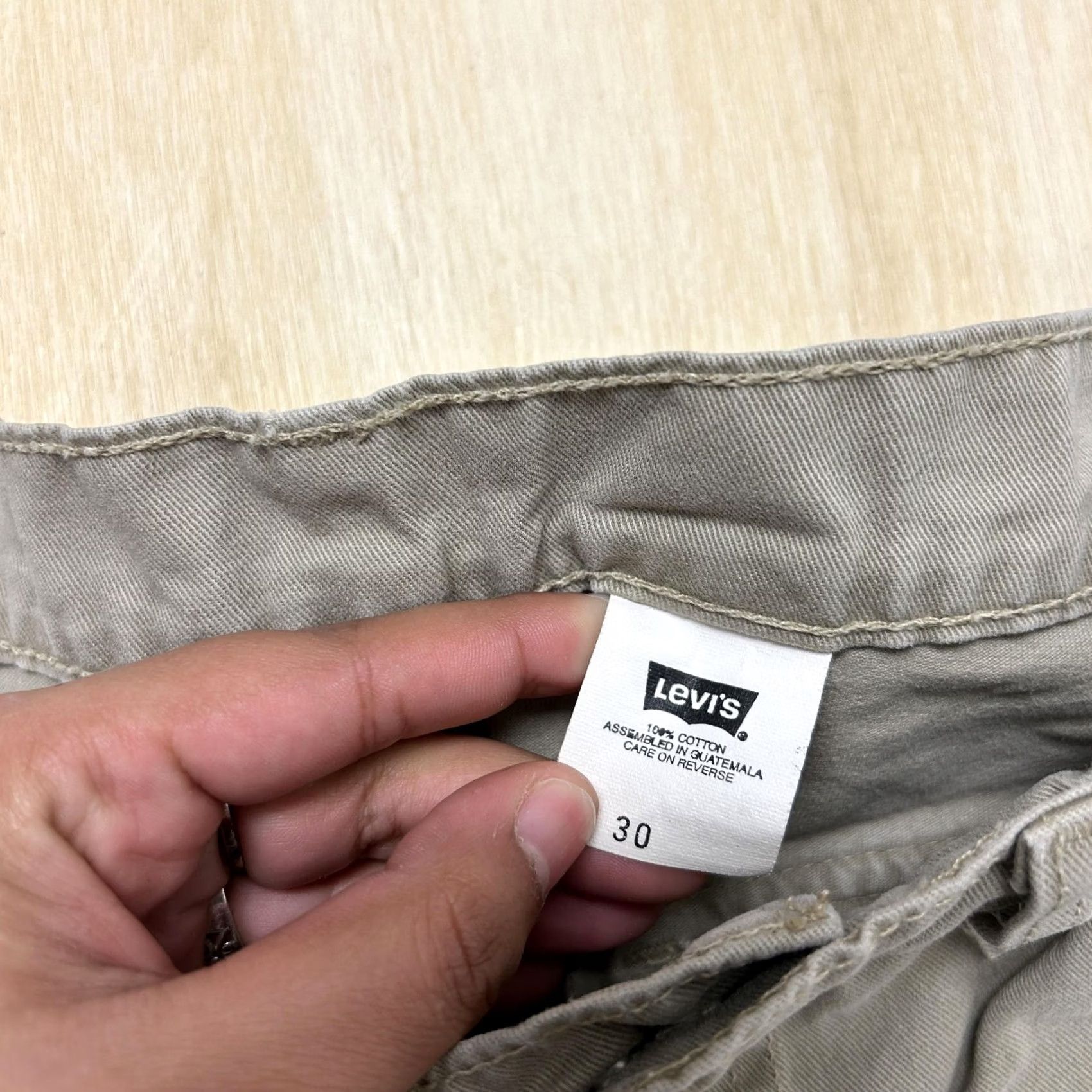 Levi's VINTAGE Levi's Cargo Shorts Mens 30 Beige Cotton Canvas Relaxed Fit 10" Inseam Size US 30 / EU 46 - 2 Thumbnail