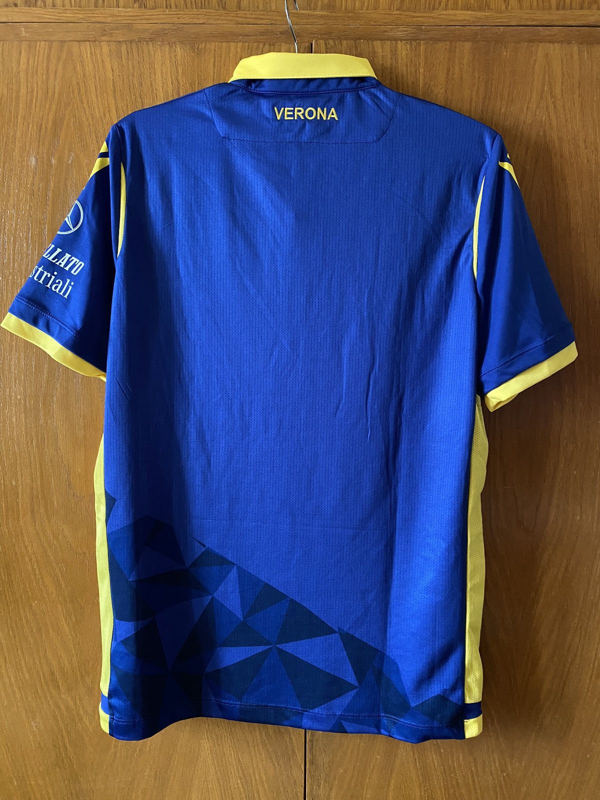 Macron Macron Hellas Verona 2020/2021 football jersey Size US M / EU 48-50 / 2 - 9 Thumbnail
