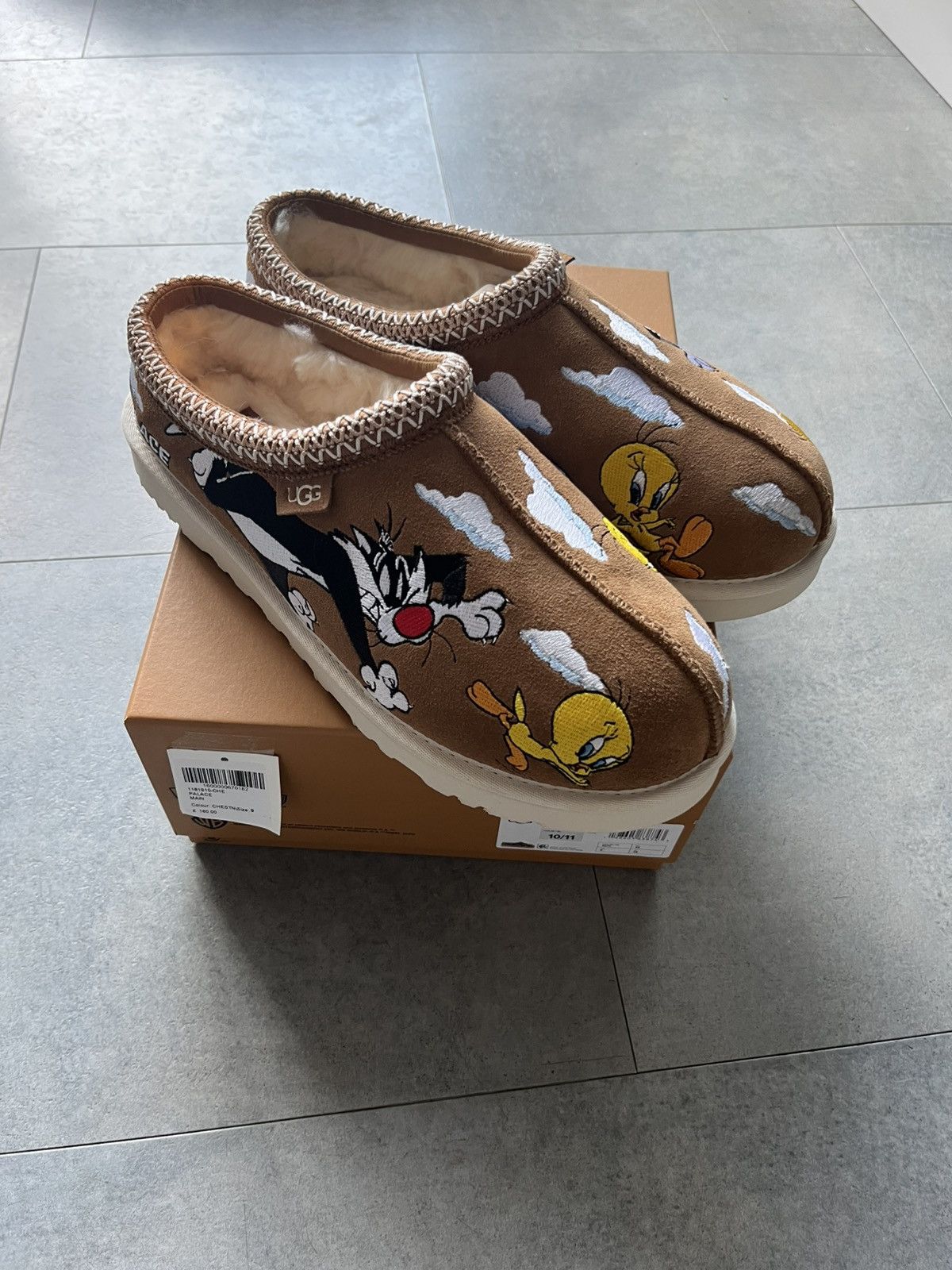 Palace × Ugg Palace X Ugg x Looney Tunes Size US 9 / EU 42 - 1 Thumbnail
