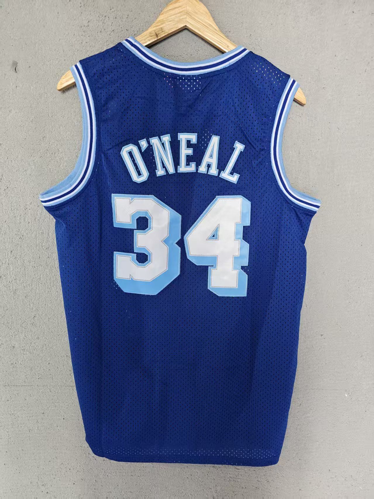 NBA Lakers #34 Shaquille O'Neal Jersey Vintage Size US XL / EU 56 / 4 - 2 Thumbnail