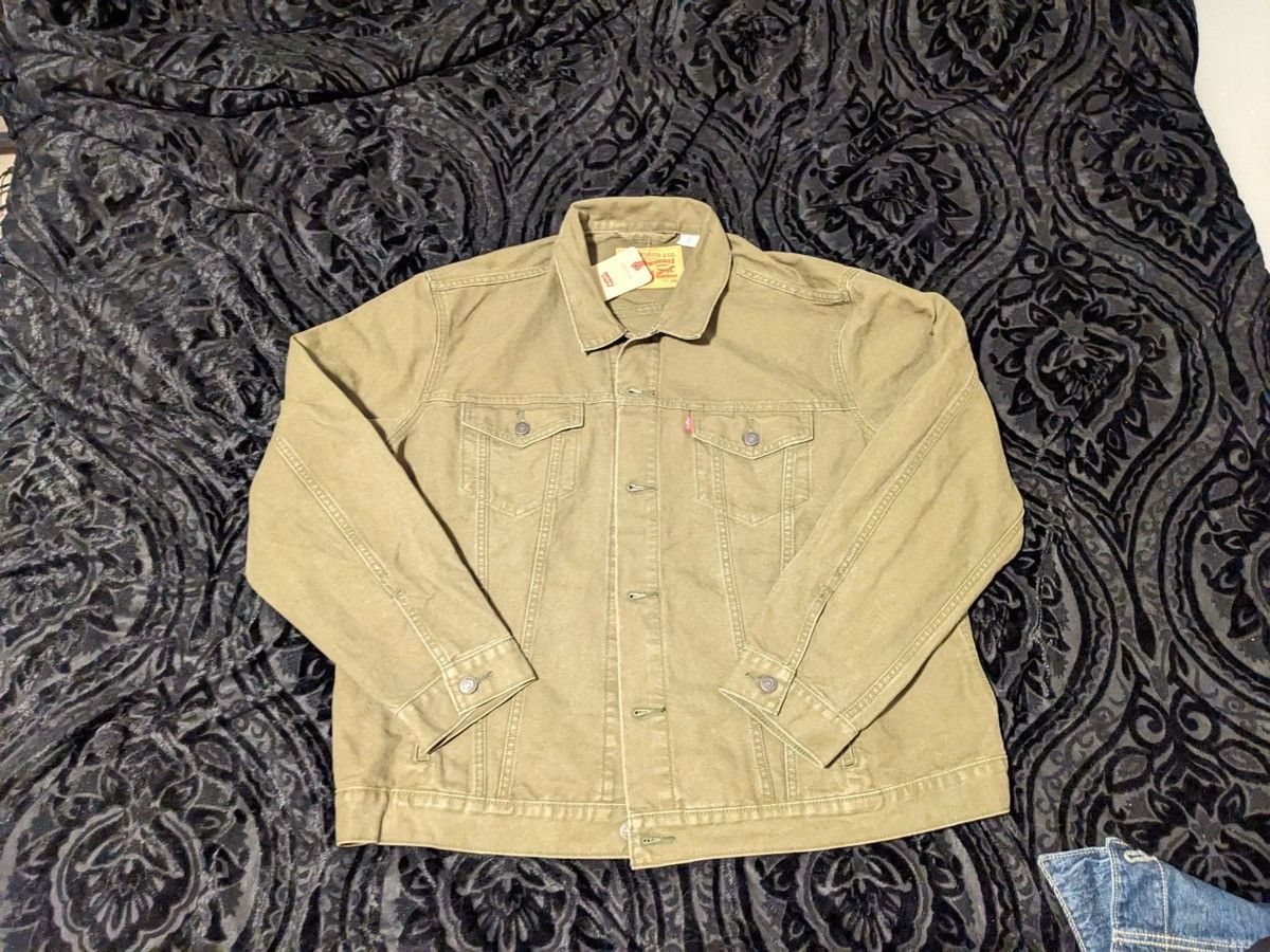 Designer × Levi's Levis Regular Fit Trucker Jacket in Olive Night Canvas Size US XXL / EU 58 / 5 - 1 Thumbnail