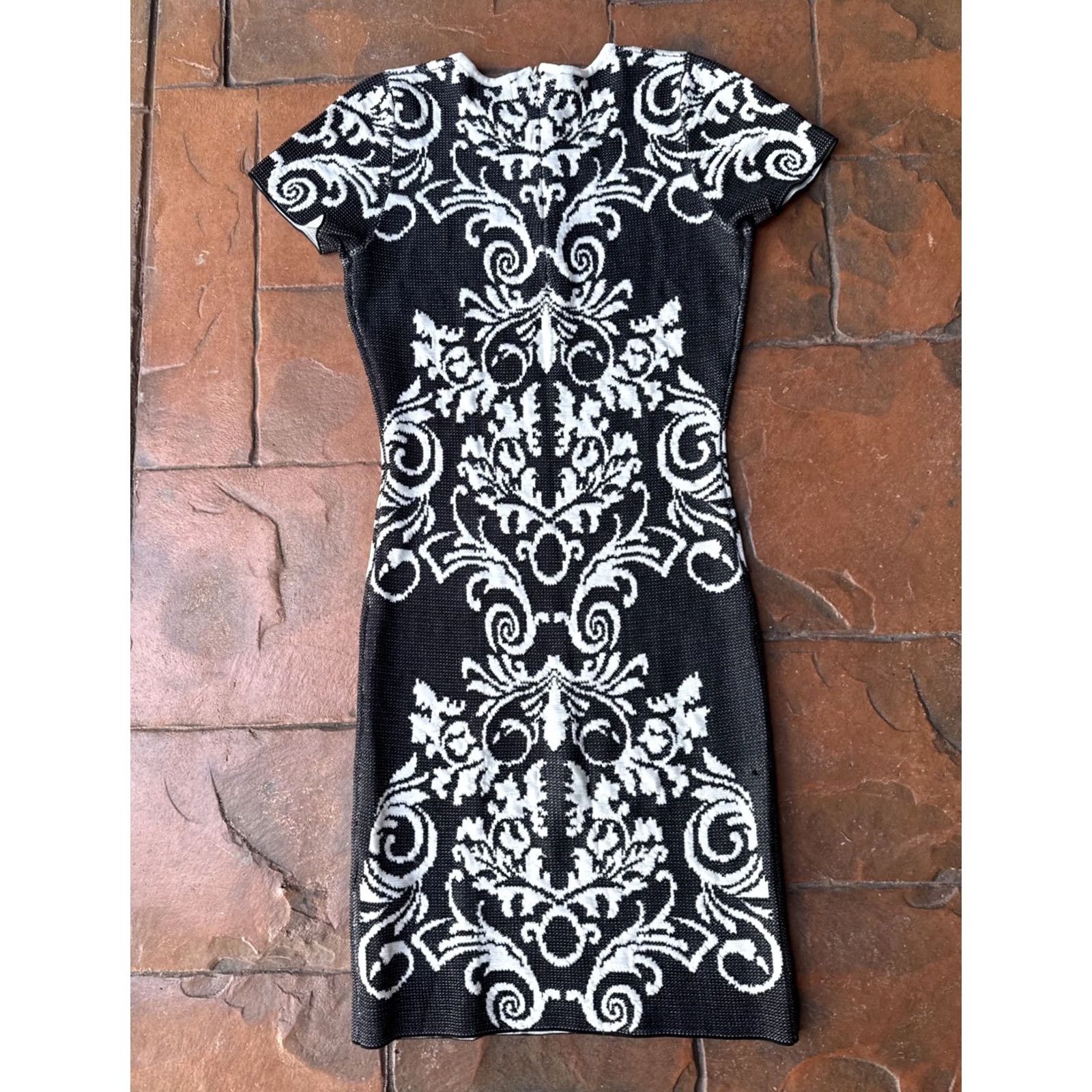 Parker Parker JacQuard Patterned Intarsia Knit Dress Women’s Small Short Sleeve Size 28" / US 6 / IT 42 - 3 Thumbnail