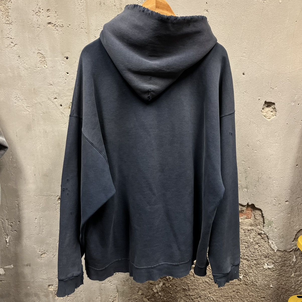 Nike Nike Vintage 90s Navy Blue Center Swoosh Distressed Hoodie Size US XXL / EU 58 / 5 - 7 Thumbnail