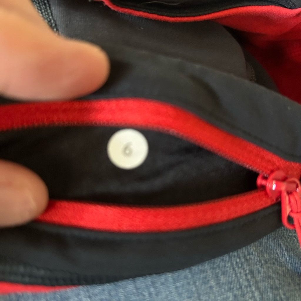 Lululemon Lululemon Run: Inspire Crop II Deep Coal and Love Red Size 28" / US 6 / IT 42 - 11 Thumbnail
