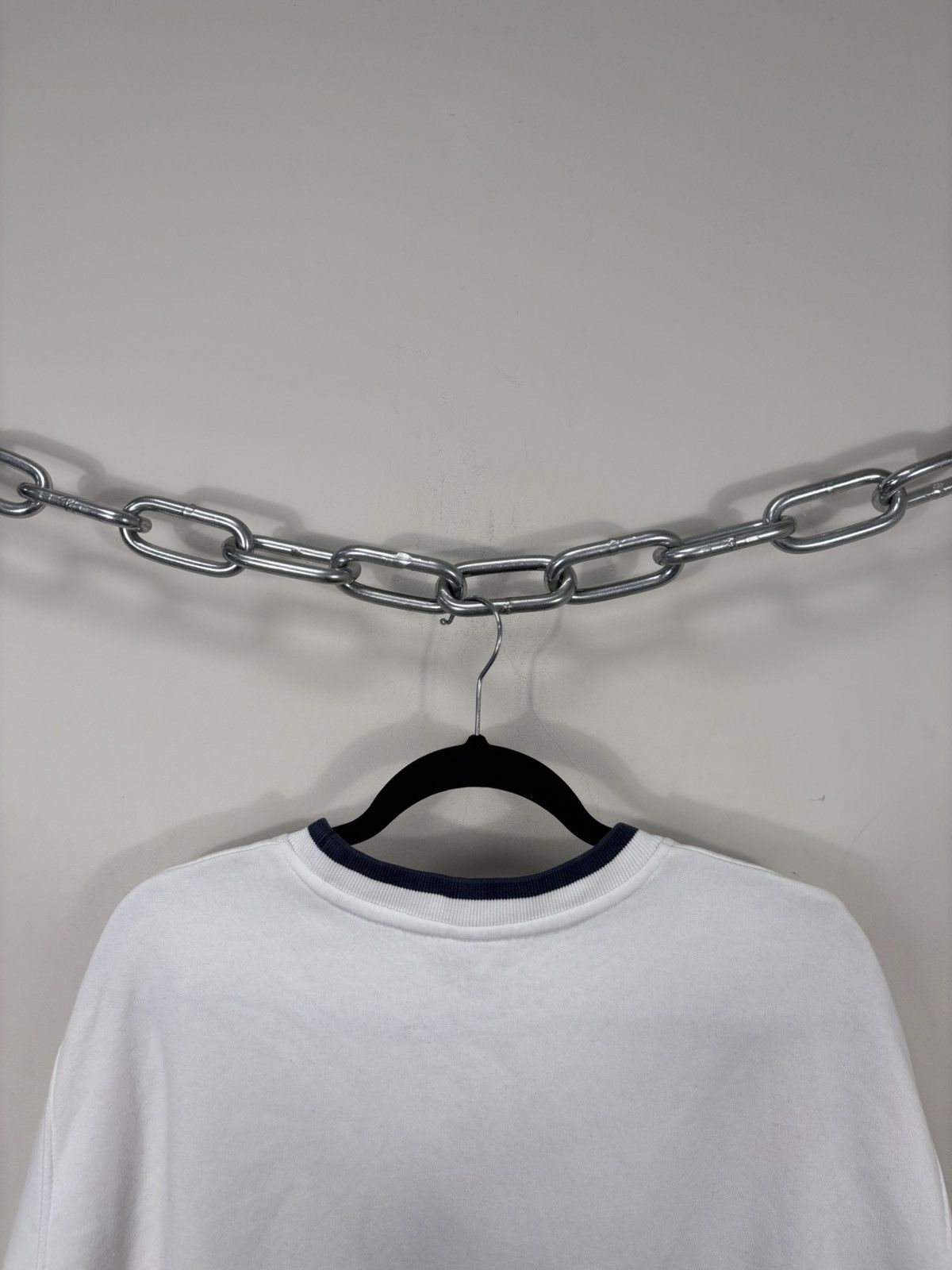 Nike Vintage Nike Big Center Embroidered Swoosh White Sweatshirt Size US XL / EU 56 / 4 - 17 Thumbnail