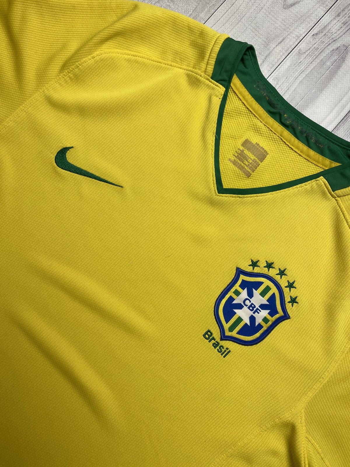 Nike Vintage Nike Brazil jersey tee Brasil Size US M / EU 48-50 / 2 - 2 Thumbnail