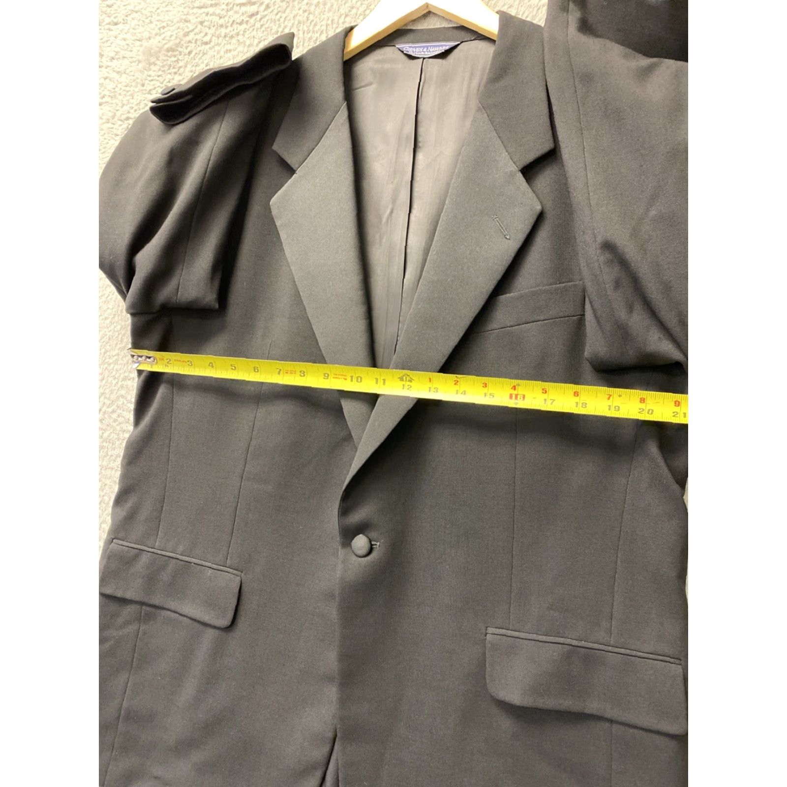 Gieves & Hawkes GRIEVES & HAWKES Tuxedo Men 43R Black 1-Button Single-Breasted Wool 2 Piece Suit | Long Jacket, Black Tuxedo for Business Wedding Casual Mens Size 40R - 5 Thumbnail