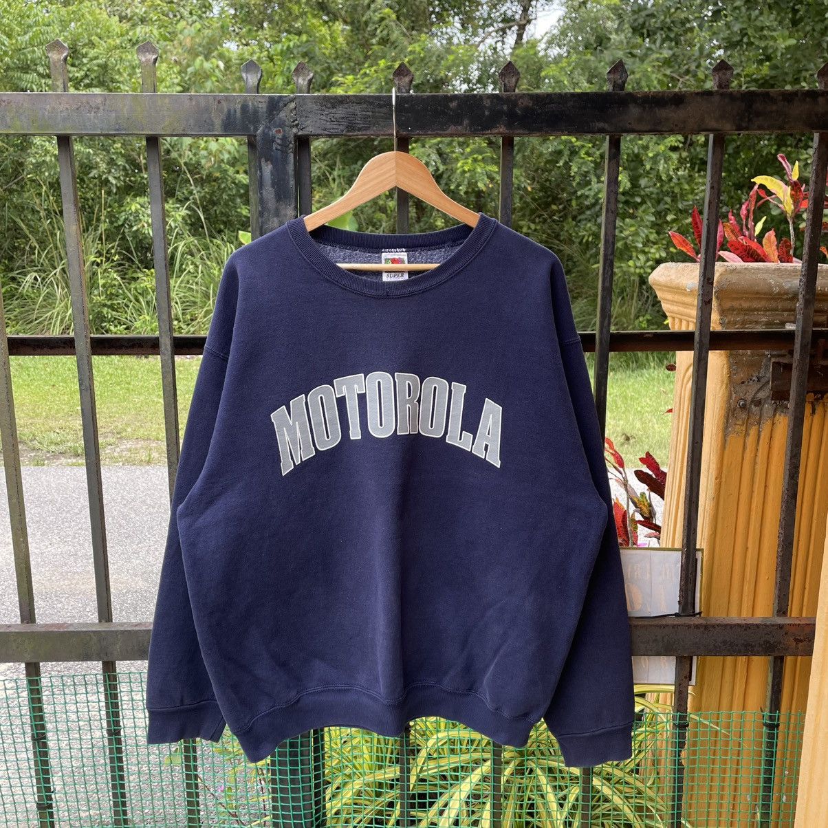 Motorola 🔥Vintage 90s Motorola Big Spellout Sweatshirts Size US L / EU 52-54 / 3 - 1 Thumbnail
