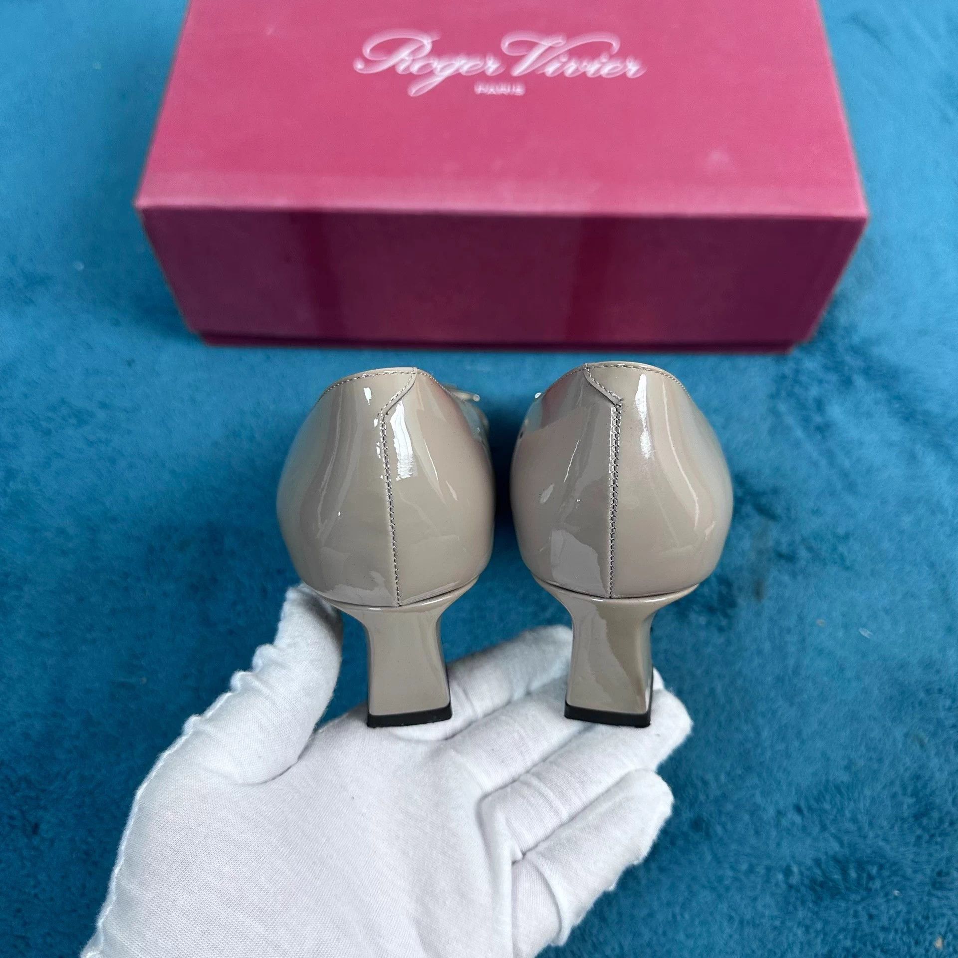 Roger Vivier RV Leather Square Toe Block Heel Cream Heels Size US 6 / IT 36 - 4 Thumbnail