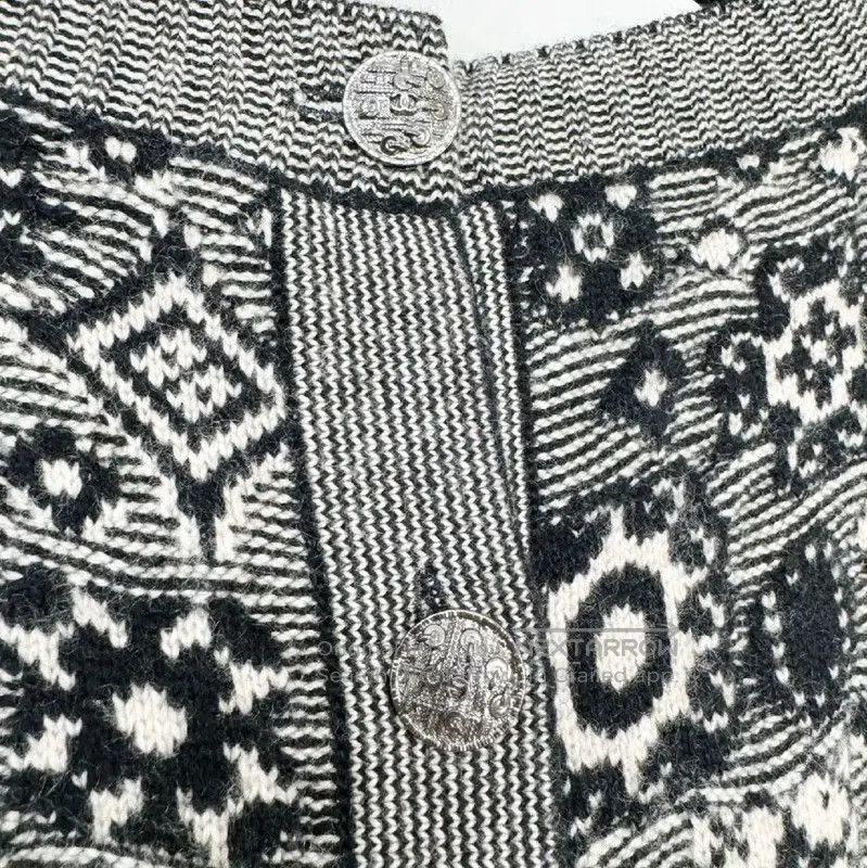 Chanel Chanel Gray Long Sleeve Sweater for Women . Size M / US 6-8 / IT 42-44 - 4 Thumbnail