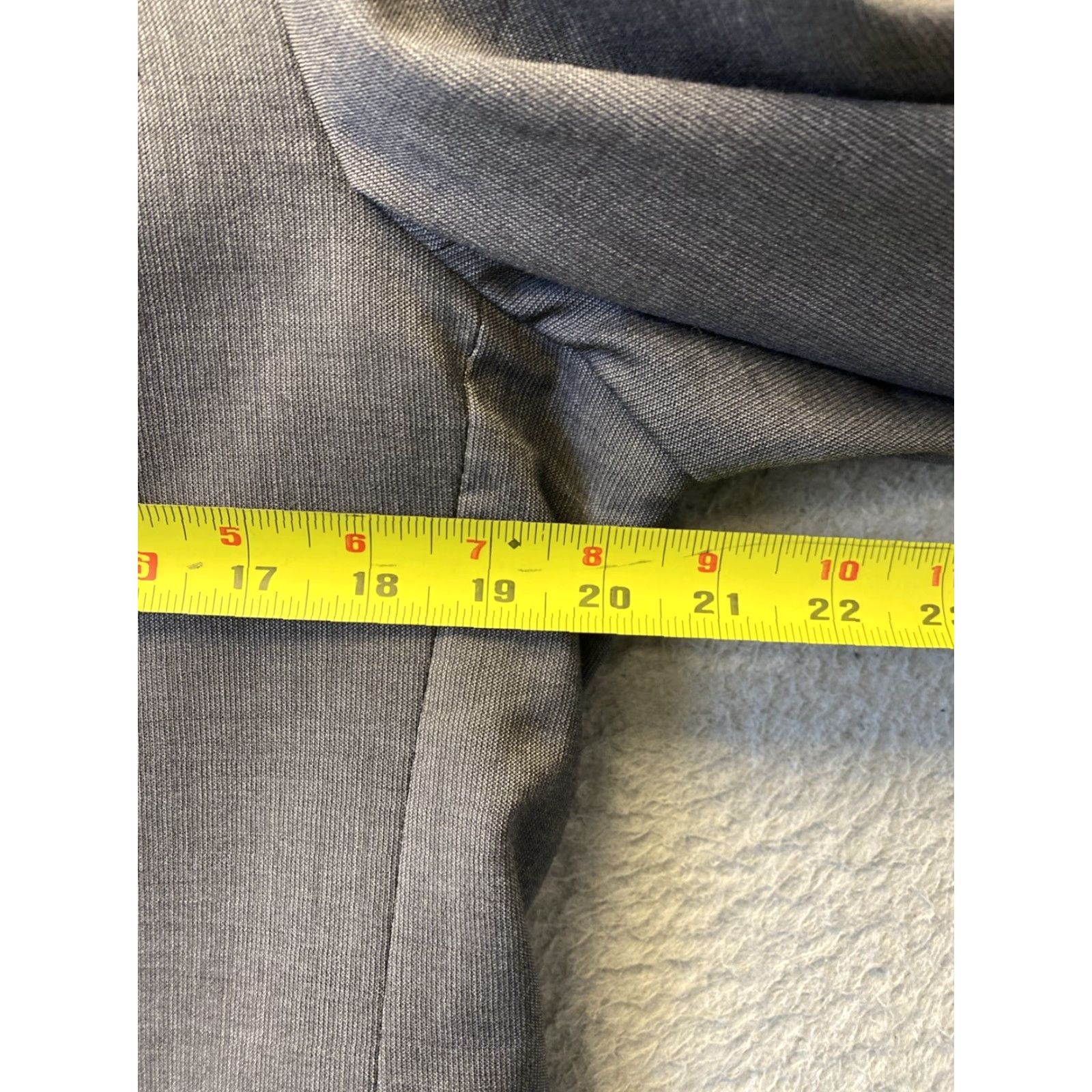 Tommy Hilfiger TOMMY HILFIGER Men's Gray Modern Fit Tuxedo Suit 40R Jacket & 34x32 Pants - Solid Wool Blend - Two Button - Sports Theme Size 40R - 4 Thumbnail