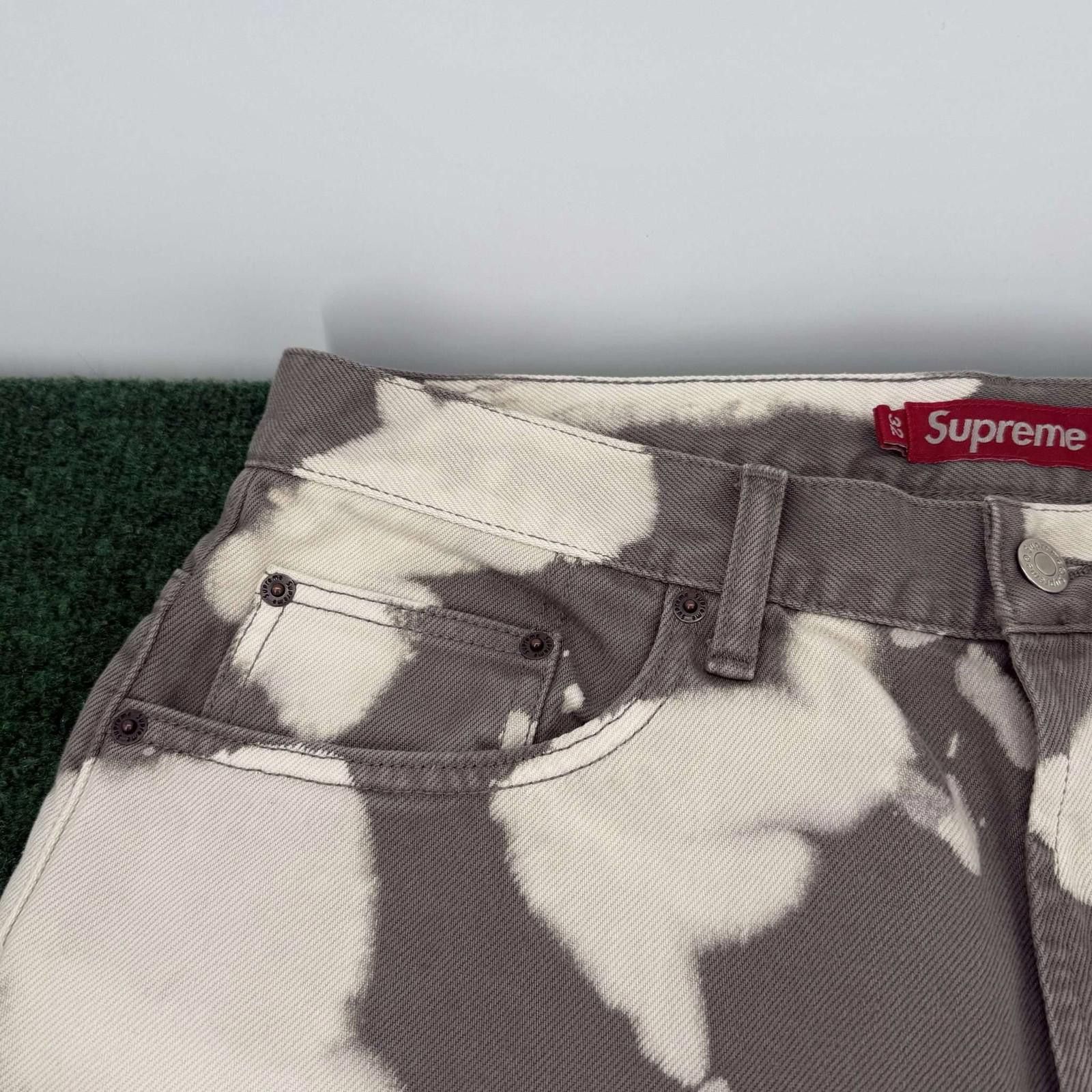 Supreme Supreme Baggy Bleached Jeans SS25 32 Used Size US 32 / EU 48 - 2 Thumbnail