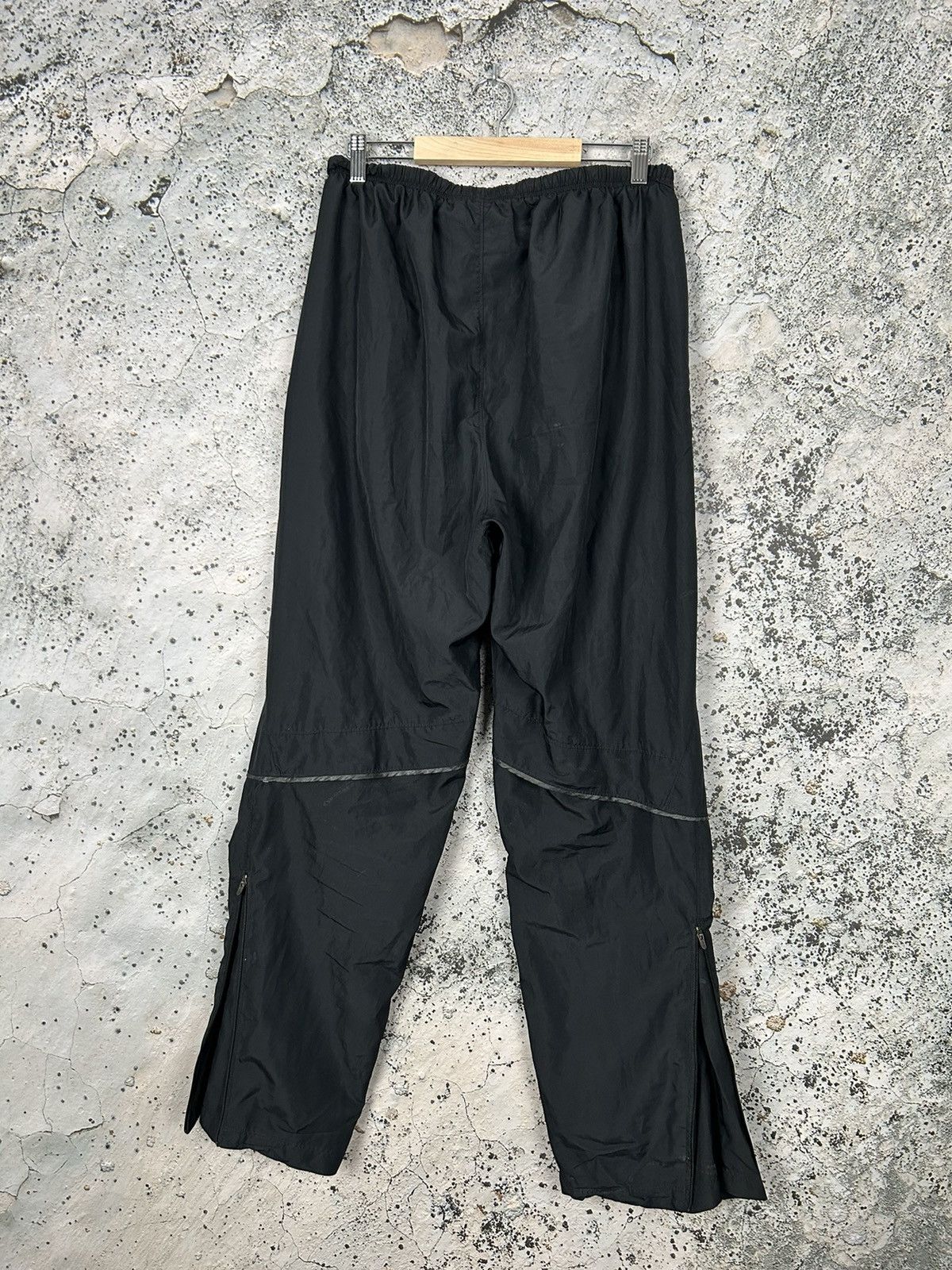 Nike × Vintage Vintage Nike Y2K Gorpcore Sweatpants Swoosh Drill Hype Size US 34 / EU 50 - 4 Thumbnail