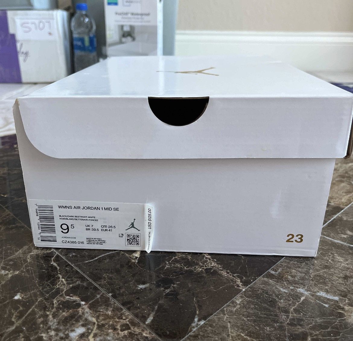 Jordan Brand Women’s Air Jordan 1 Mid SE “Gold Pendants” size 9.5W Size US 9.5 / IT 39.5 - 7 Thumbnail