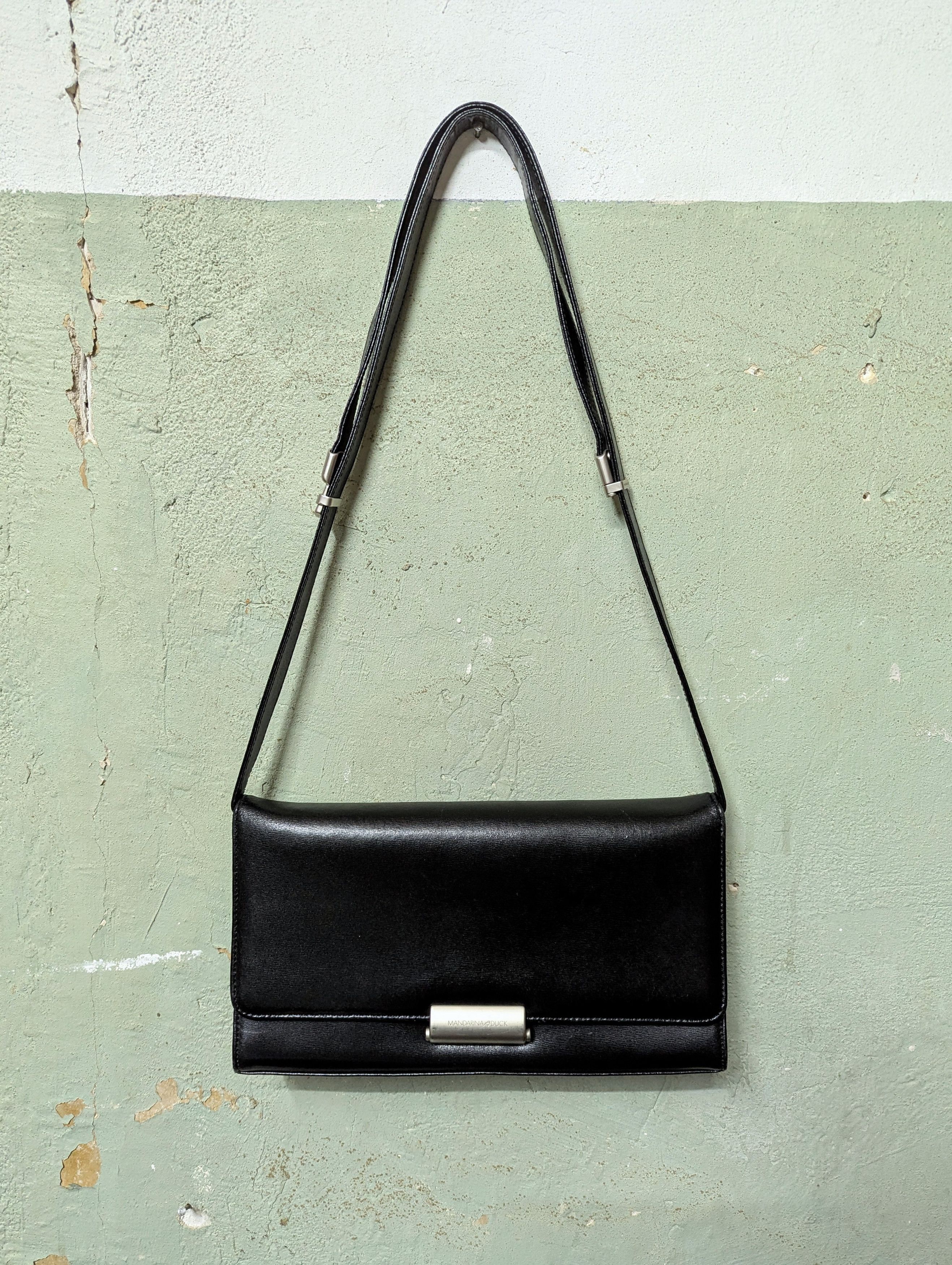 Mandarina Duck Rare! 00s Mandarina Duck Iconic Crossbody Leather Bag Size ONE SIZE - 1 Thumbnail