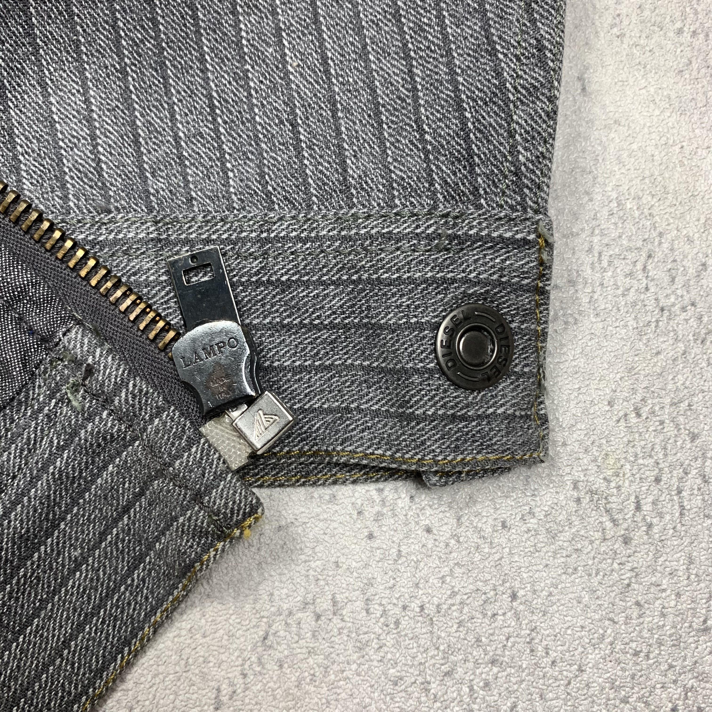 Diesel Vintage Diesel Y2K Denim Jacket Size US S / EU 44-46 / 1 - 8 Thumbnail