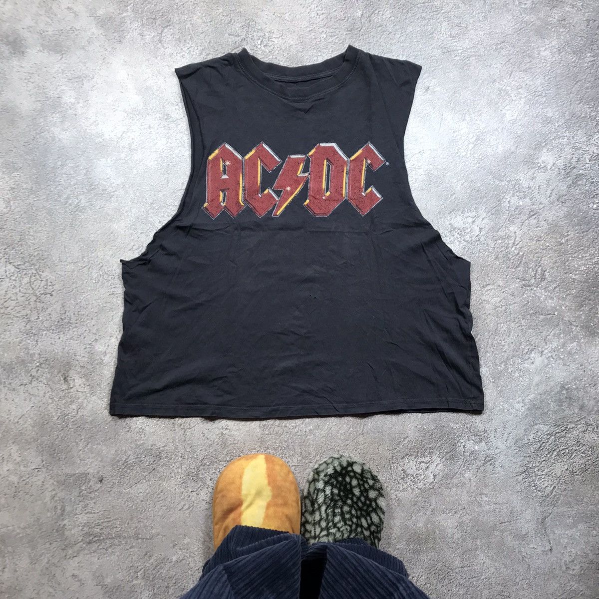 Vintage Vintage 90s AC/DC Band Tank Top Sun Faded Thrashed Grunge XL Size US XL / EU 56 / 4 - 1 Thumbnail