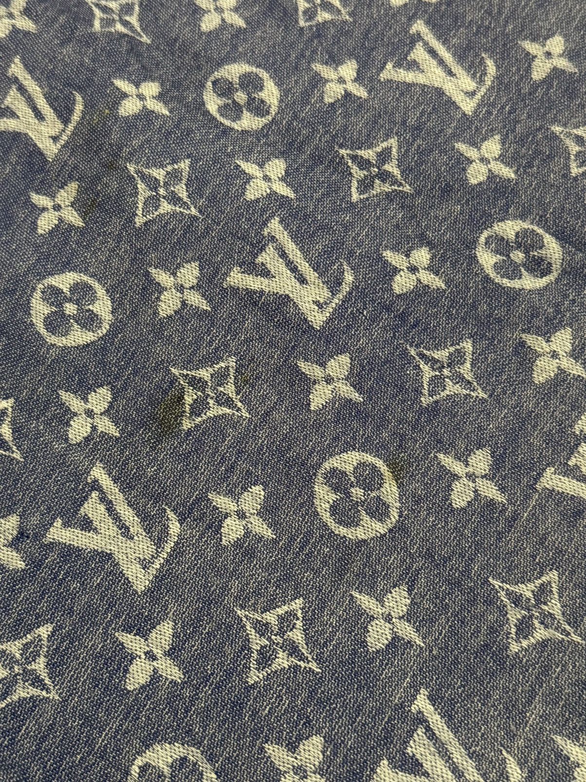 Louis Vuitton 🔷Vintage Louis Vuitton Silk Big Scarf🔷 Size ONE SIZE - 5 Thumbnail