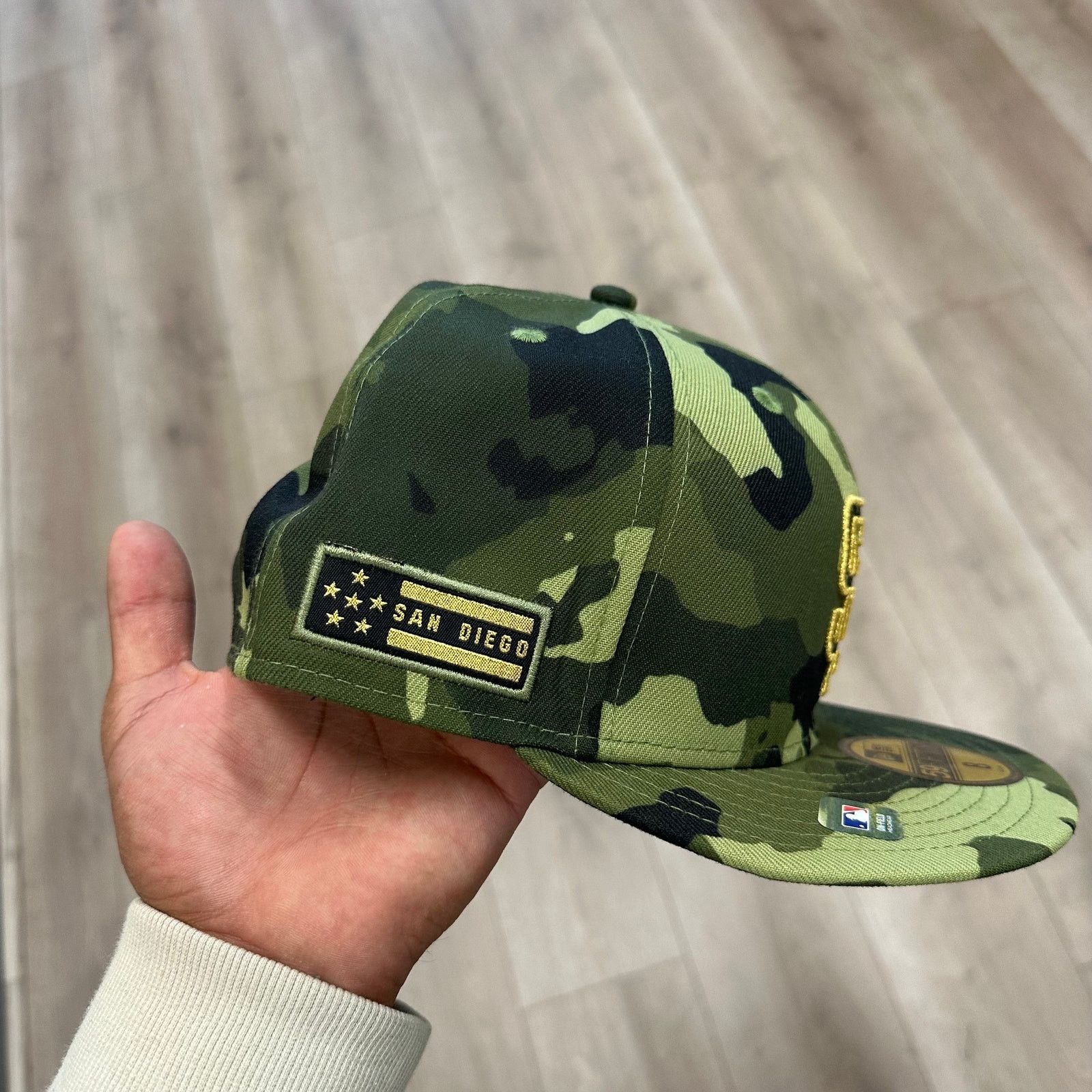 New Era San Diego Padres 2022 ARMED FORCES STARS N STRIPES Hat Size ONE SIZE - 9 Thumbnail